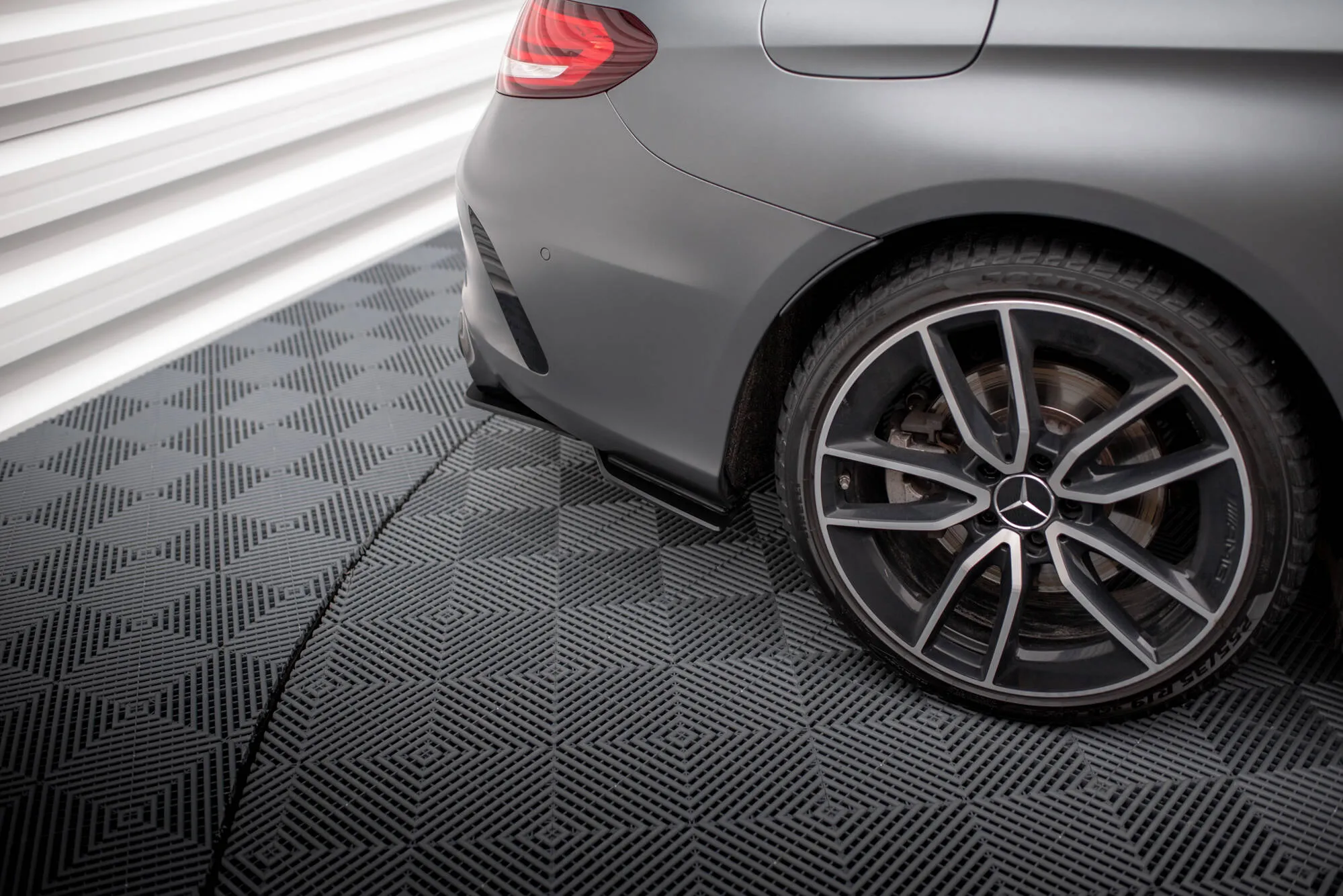 Sidesplitters bak Mercedes-Benz C43 AMG Coupe (C205) facelift 2018 - 2022 | Street Pro Black Edition – bilde 3