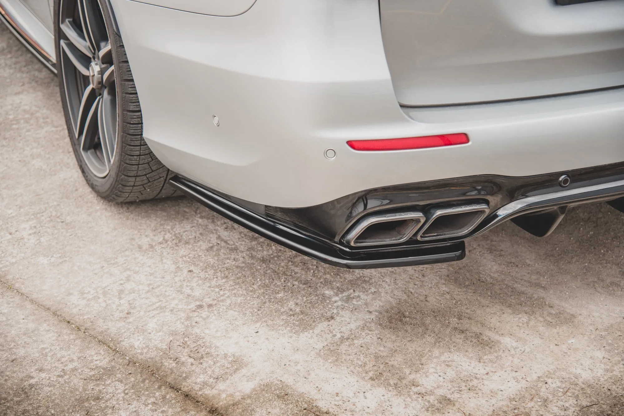 Sidesplitters bak Mercedes-Benz E63 AMG (W213 / S213) 2016-2020 | Glossy Black Edition
