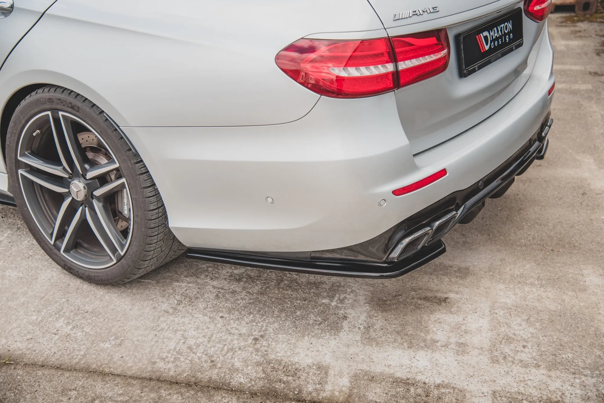 Sidesplitters bak Mercedes-Benz E63 AMG (W213 / S213) 2016-2020 | Glossy Black Edition – bilde 2