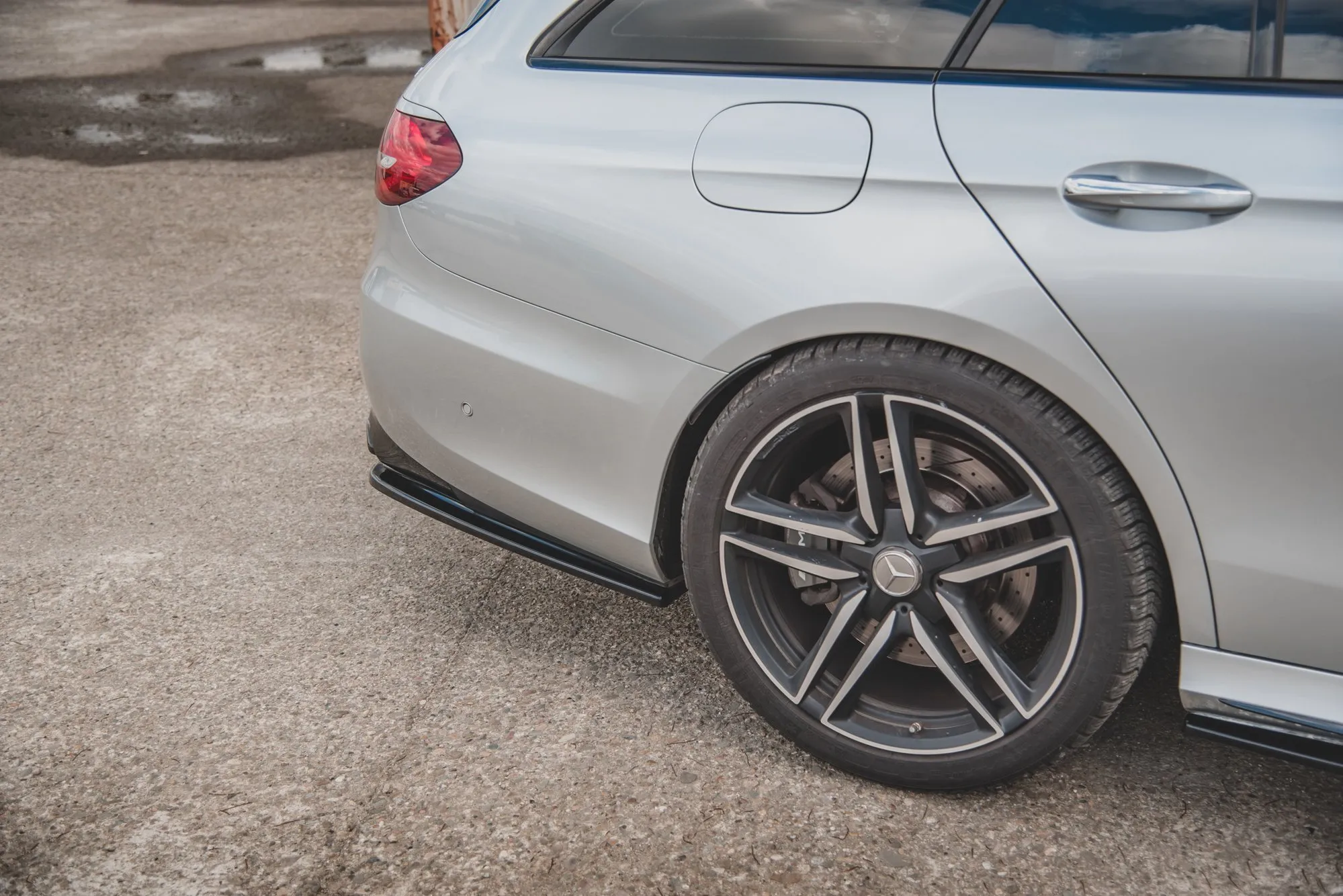 Sidesplitters bak Mercedes-Benz E63 AMG (W213 / S213) 2016-2020 | Glossy Black Edition – bilde 5