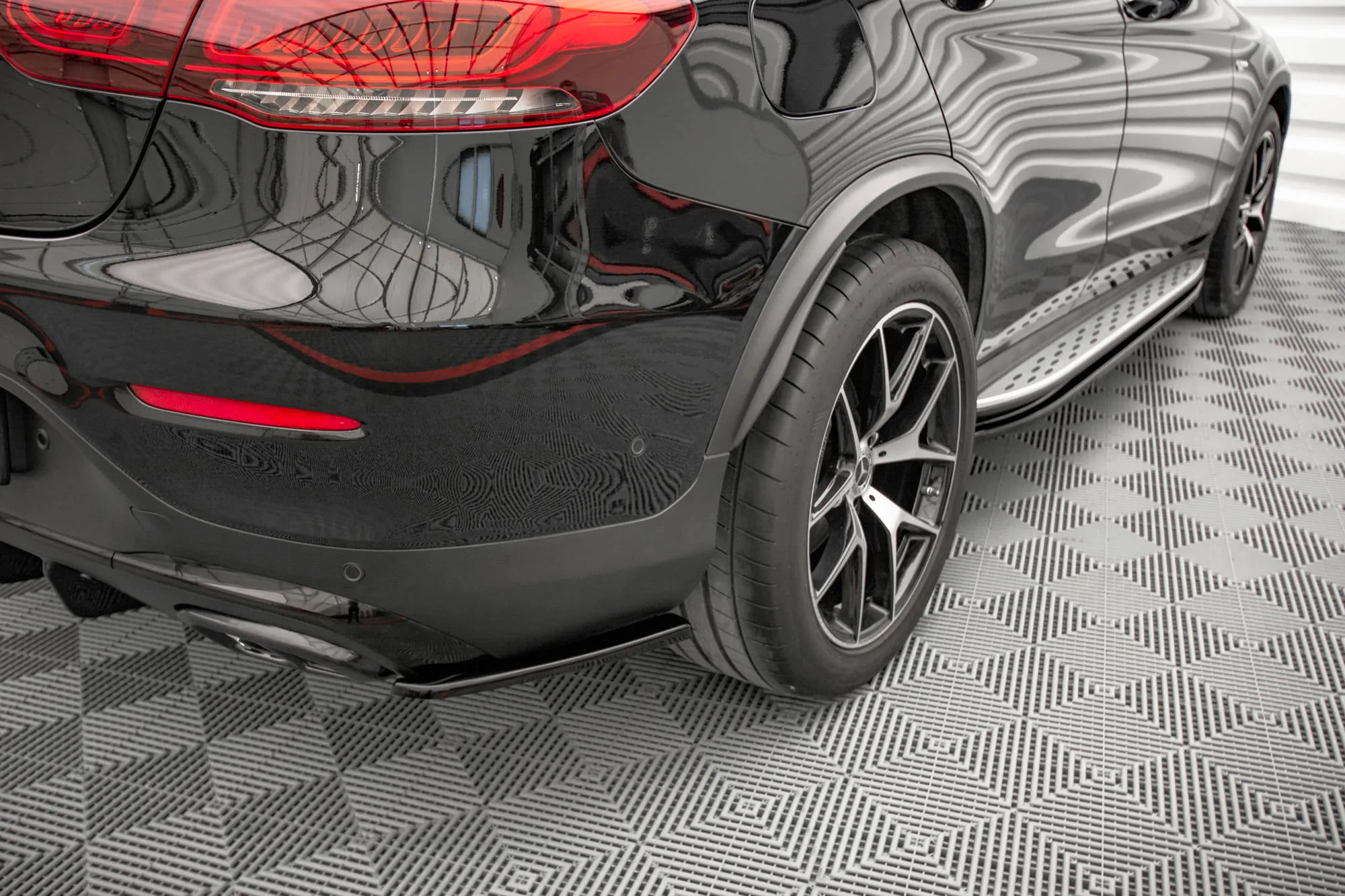 Sidesplitters bak Mercedes-Benz Glc Coupe (C253) AMG-Line 2016 - 2023 | Glossy Black Edition