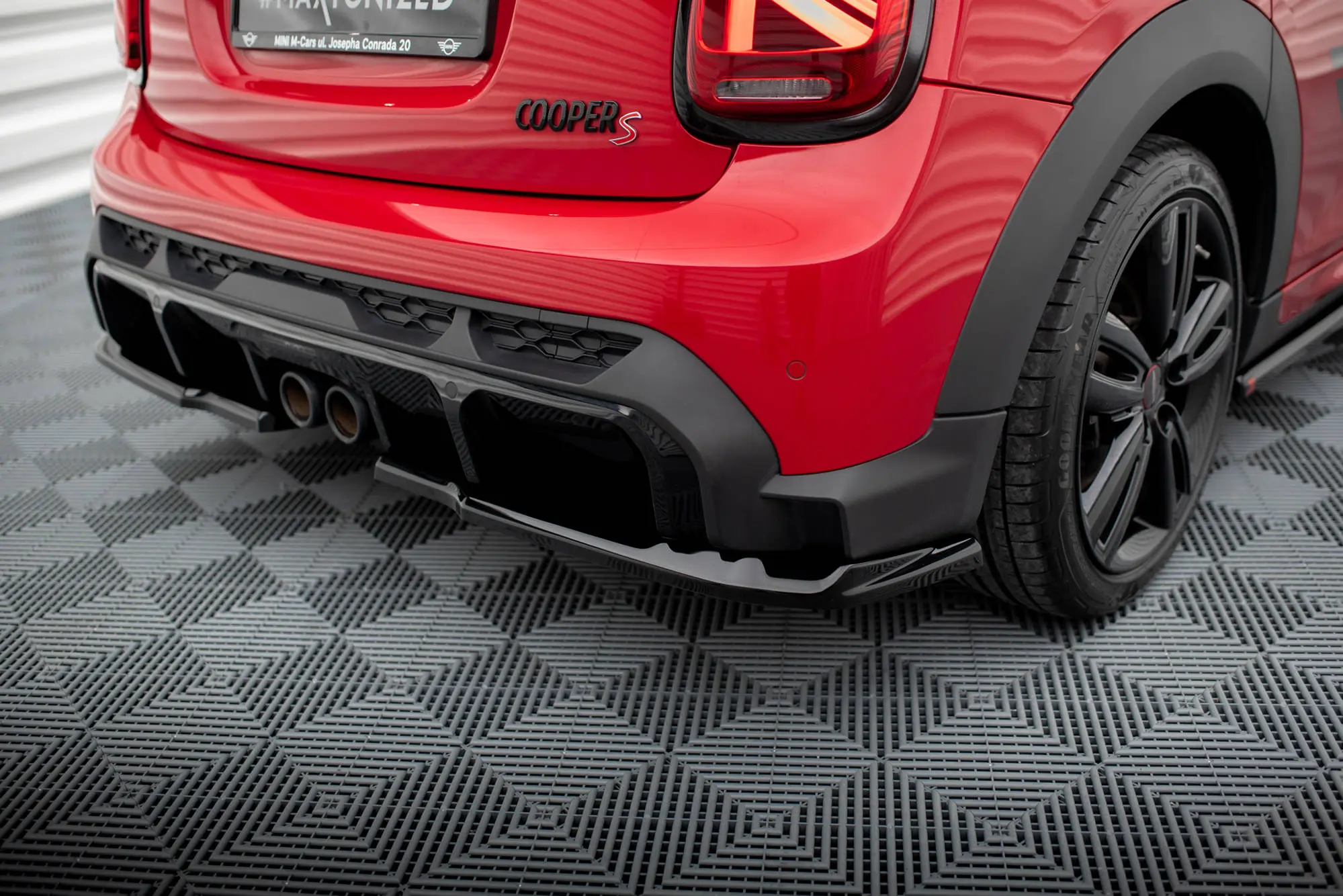 Sidesplitters bak MINI Cooper S (F56) John Cooper Works Facelift 2021-> | Glossy Black Edition