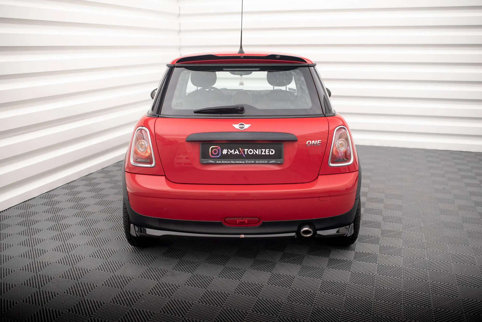 Sidesplitters bak Mini One R56 2006 - 2010 | Glossy Black Edition – bilde 2