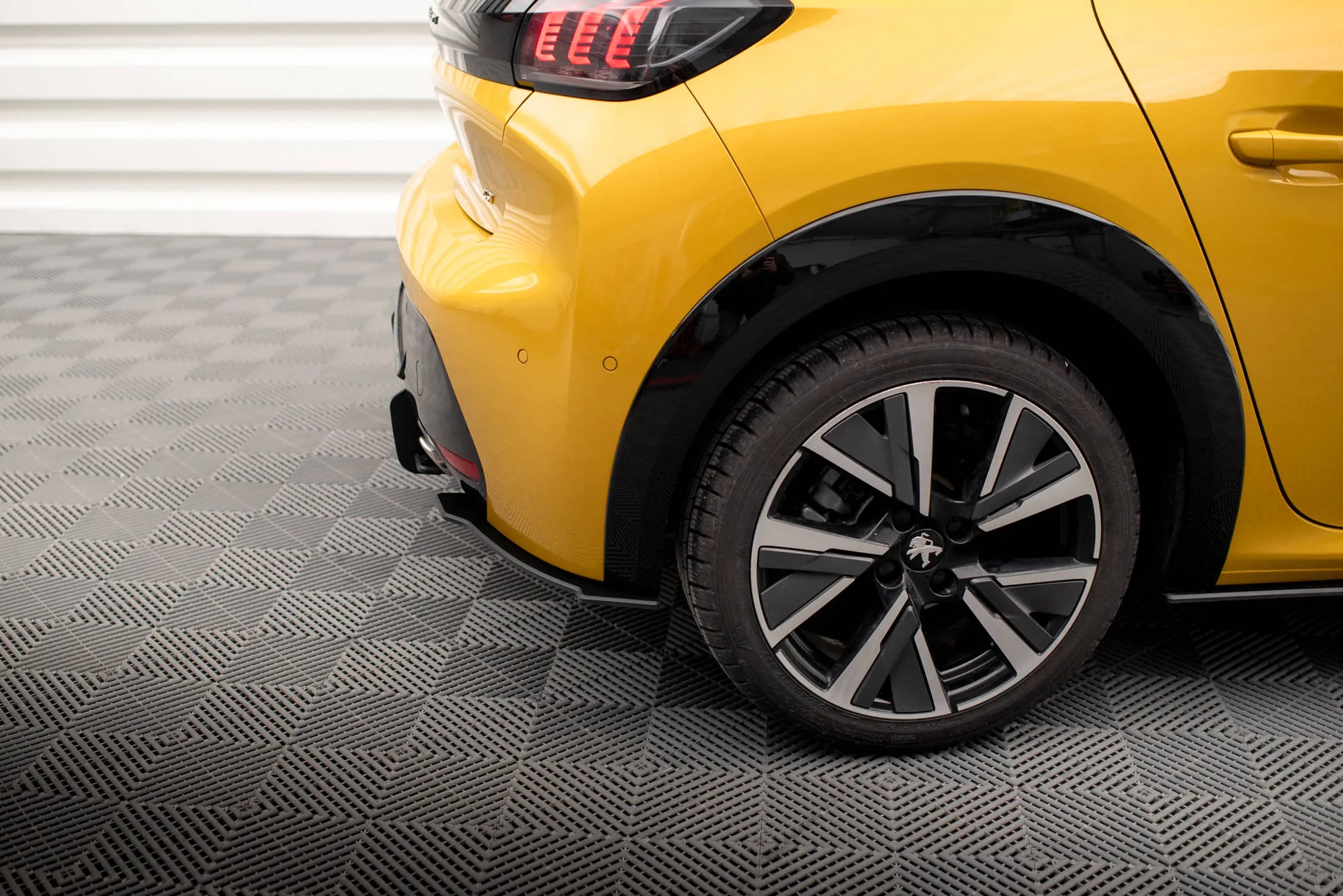 Sidesplitters bak Peugeot 208 GT II 2019 - 2023 | Street Pro Black Edition – bilde 4