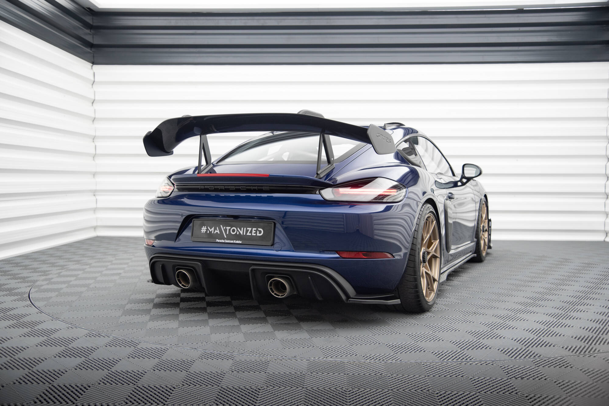 Sidesplitters bak Porsche 718 Cayman GT4 RS (982c) 2021 - > | Glossy Black Edition – bilde 5
