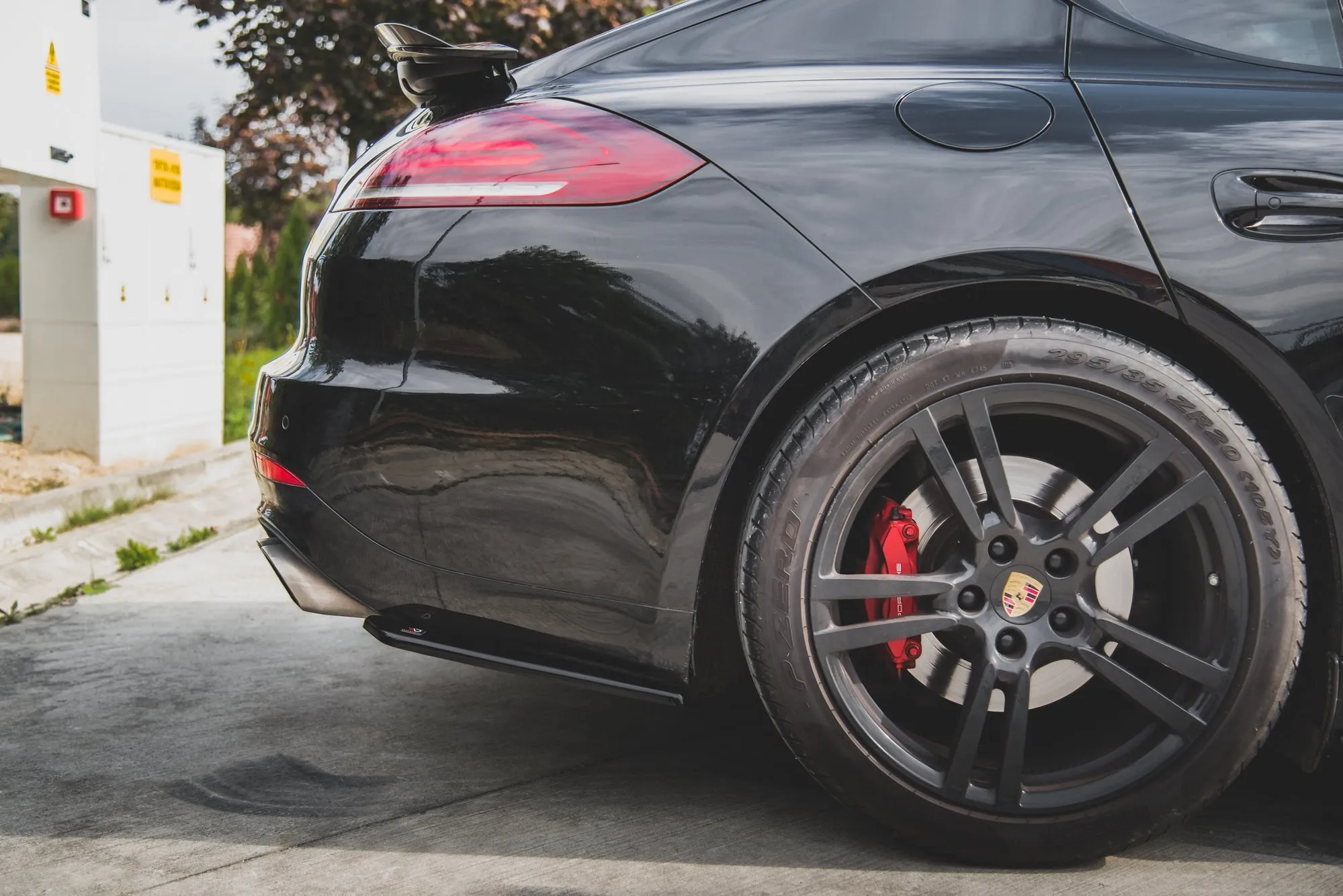 Sidesplitters bak Porsche Panamera Turbo I (970) 2009-2016 | Glossy Black Edition – bilde 3