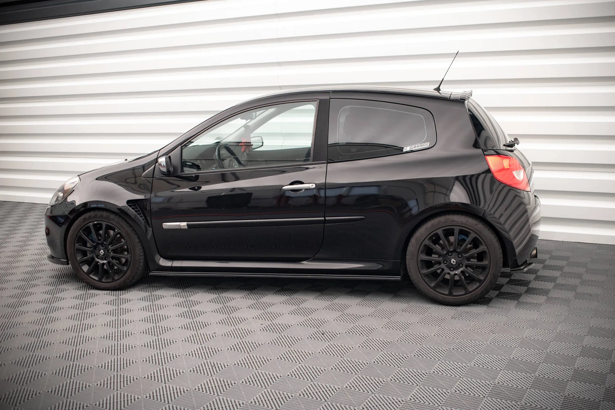 Sidesplitters bak Renault Clio mk3 RS 2006-2012 | Glossy Black Edition – bilde 2