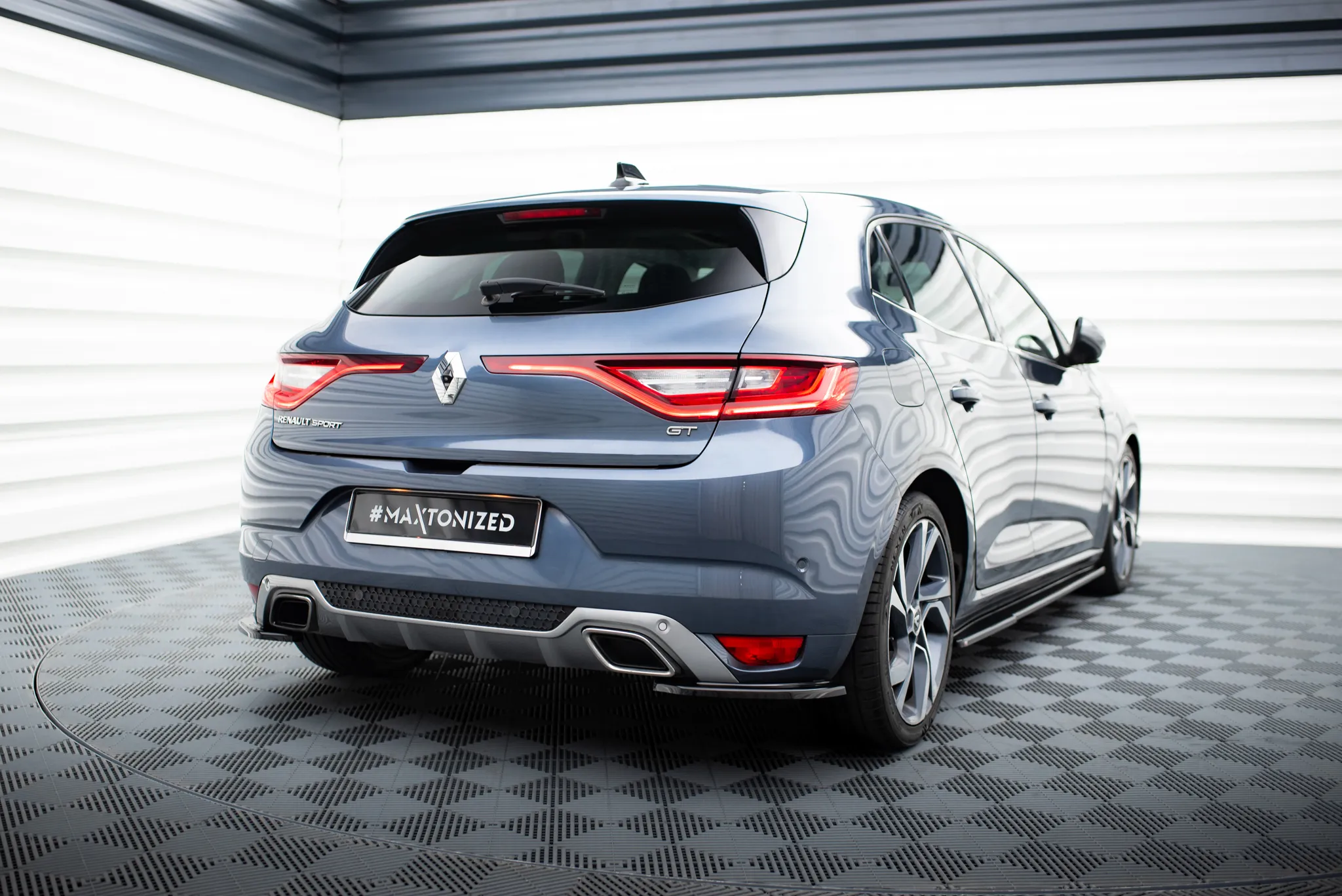 Sidesplitters bak Renault Megane IV GT-Line 2016-> | Glossy Black Edition – bilde 3