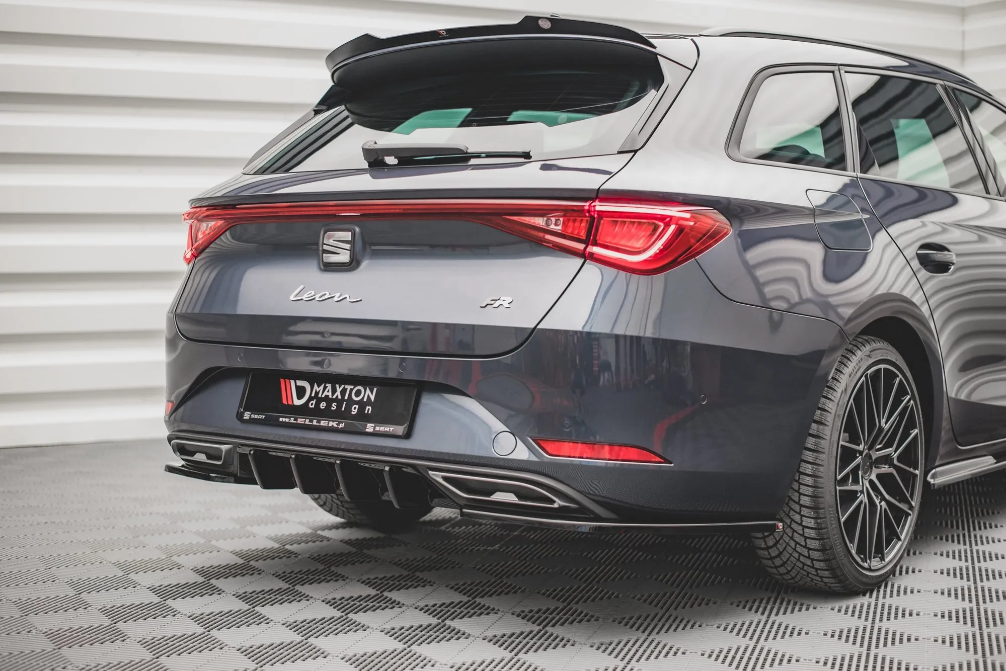 Sidesplitters bak Seat Leon FR ST MK4 2020-> | Glossy Black Edition – bilde 2