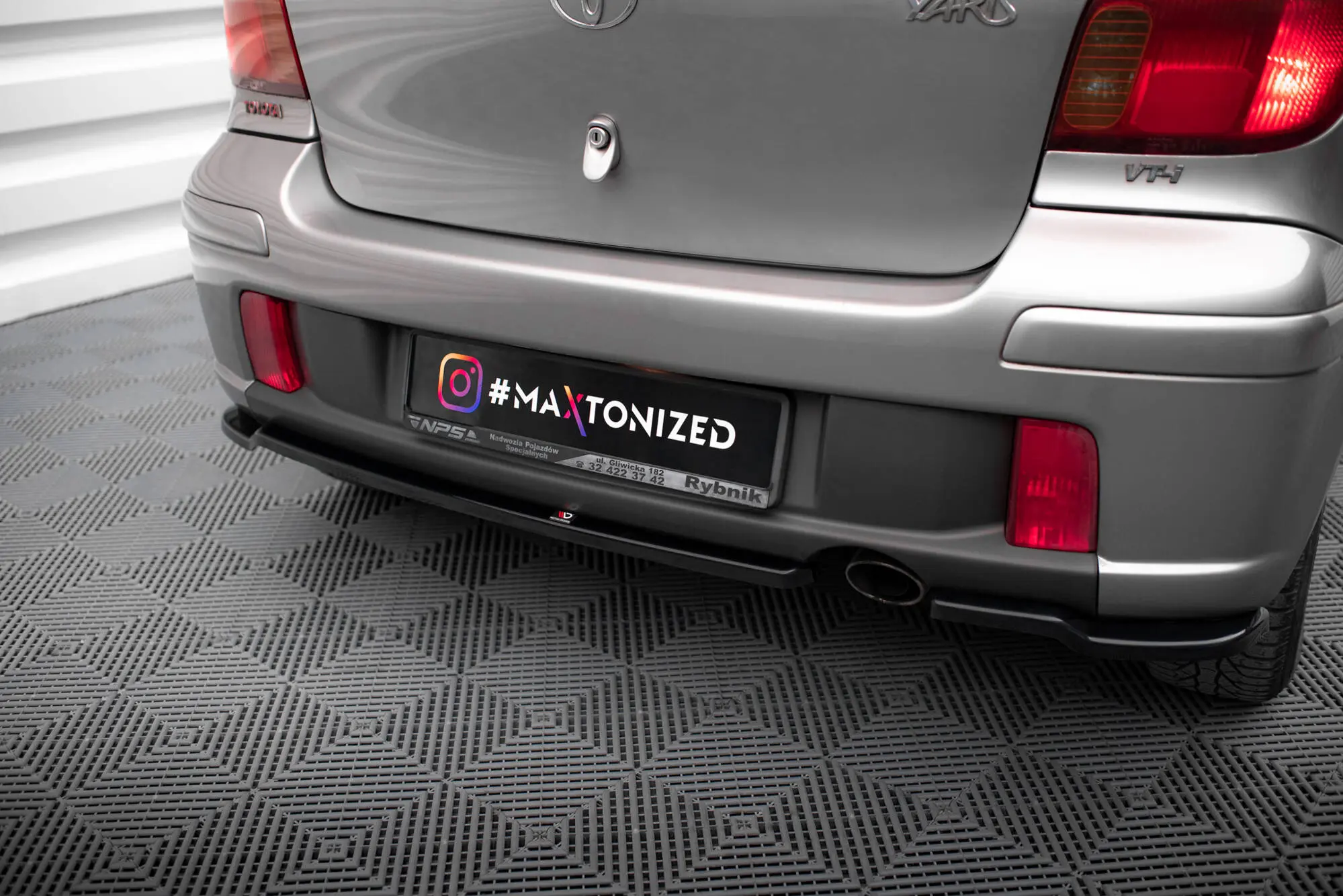 Sidesplitters bak Toyota Yaris T-Sport Mk1 facelift 2003 - 2006 | Glossy Black Edition