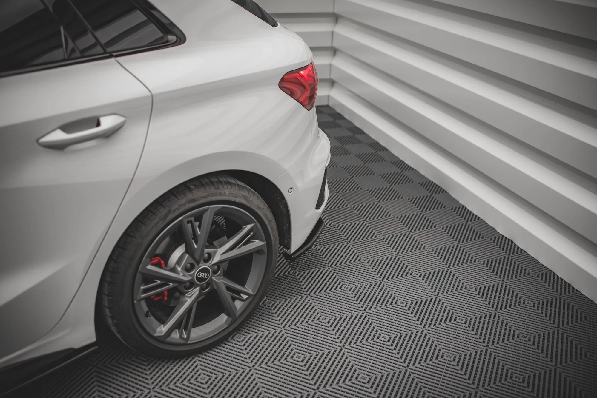 Sidesplitters bak V.1 Audi S3/ A3 S-Line (8Y) 2020 -> | Glossy Black Edition – bilde 2