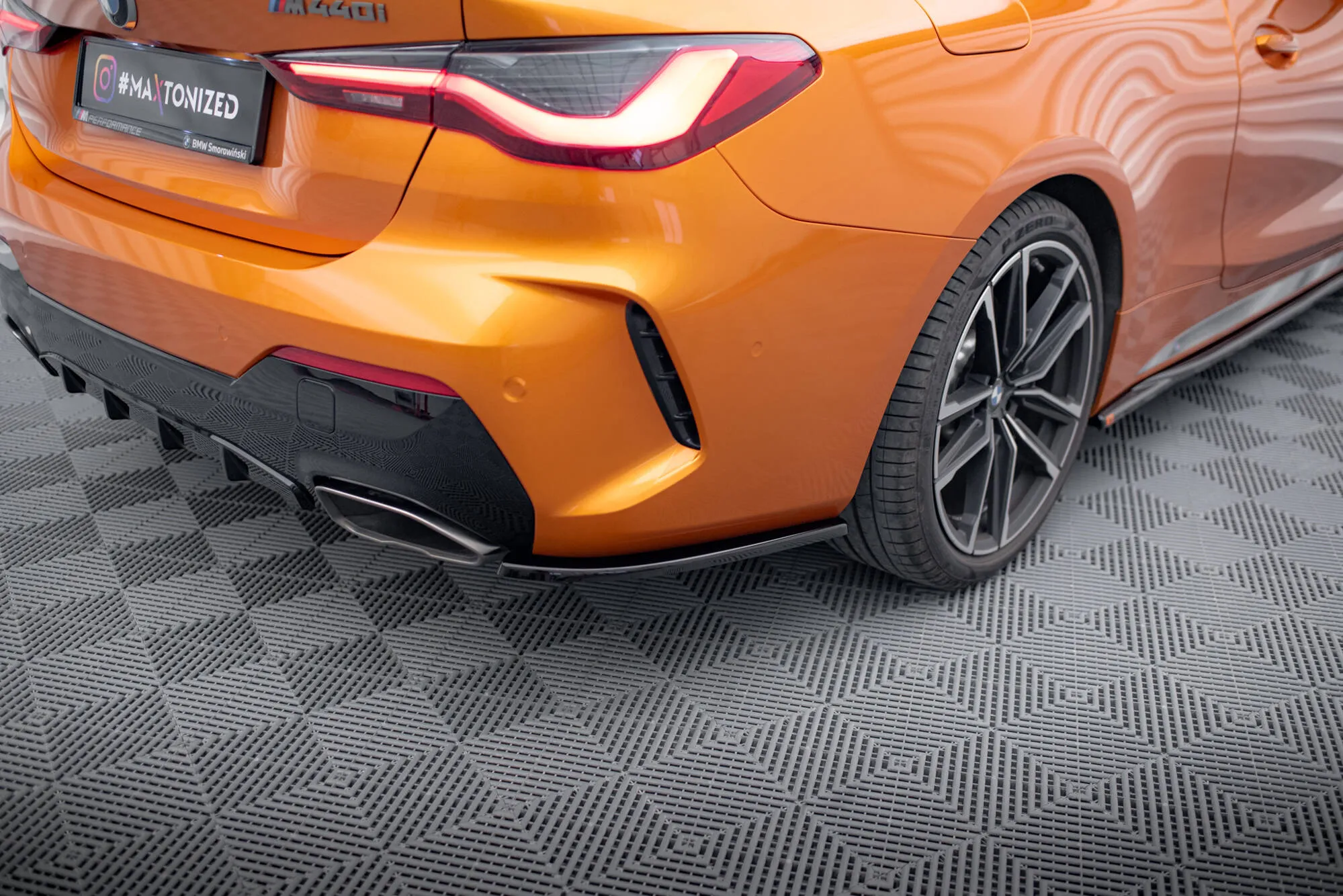 Sidesplitters bak V.1 BMW 4 M-Pack G22 2020-> | Glossy Black Edition