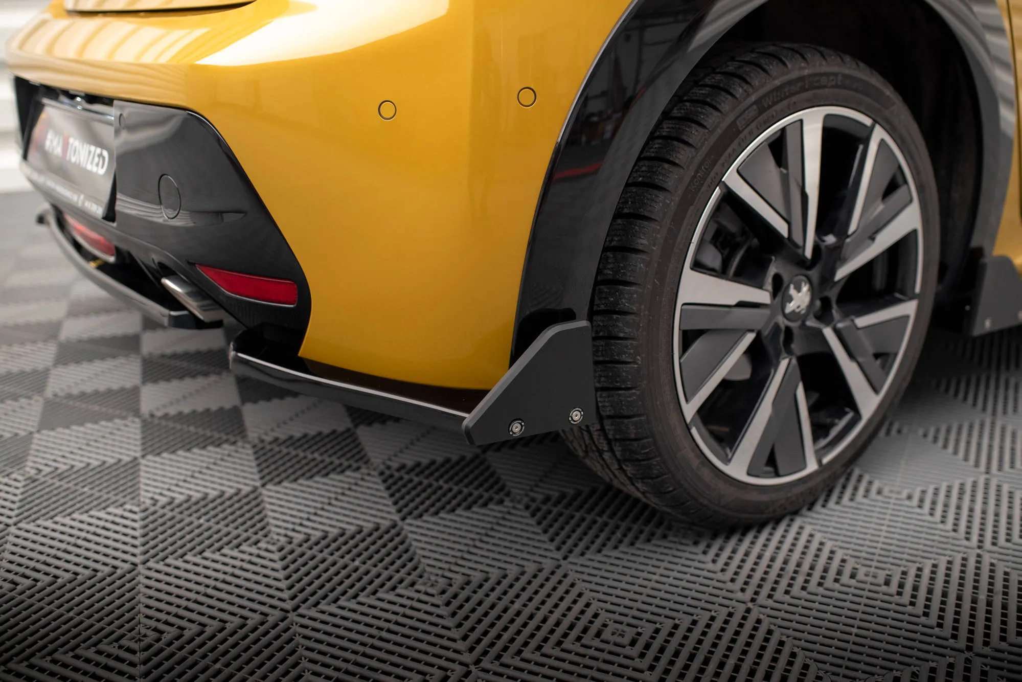 Sidesplitters bak V.1 + Flopper Peugeot 208 GT II 2019 - 2023 | Glossy Black Edition