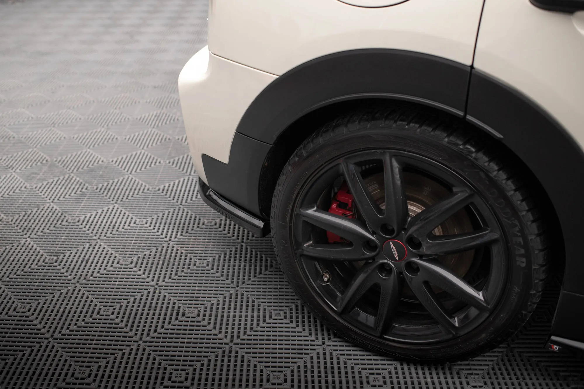 Sidesplitters bak V.1 Mini Clubman II F54 (John Cooper Works) Facelift 2019 - 2024 | Glossy Black Edition – bilde 2