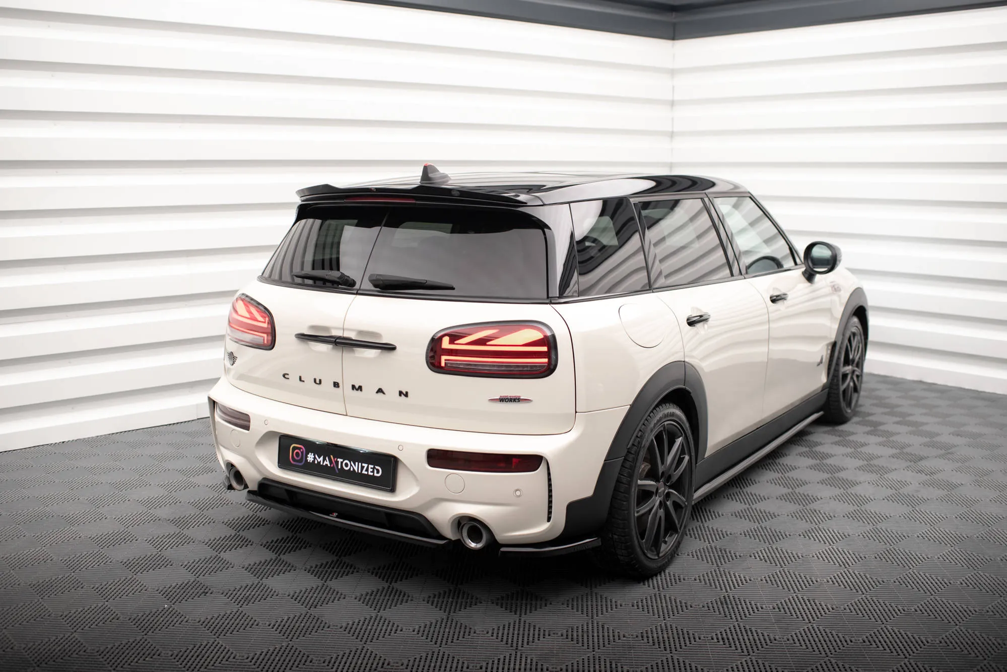 Sidesplitters bak V.1 Mini Clubman II F54 (John Cooper Works) Facelift 2019 - 2024 | Glossy Black Edition – bilde 3
