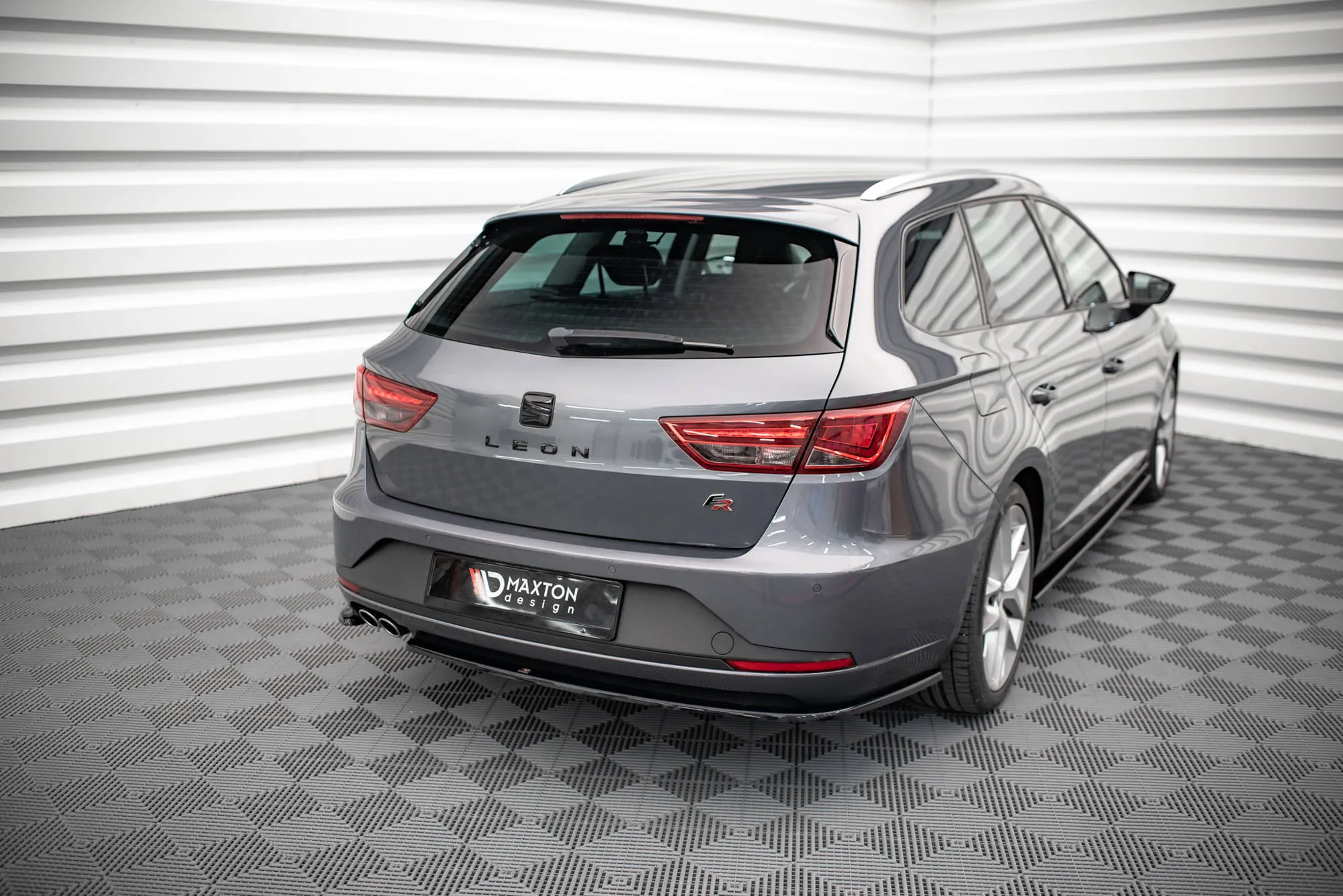 Sidesplitters bak V.1 Seat Leon FR Sportstourer MK3 2012-2016 | Glossy Black Edition – bilde 3