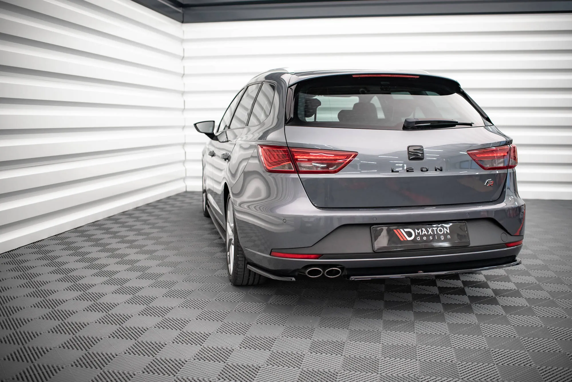 Sidesplitters bak V.1 Seat Leon FR Sportstourer MK3 2012-2016 | Glossy Black Edition – bilde 5
