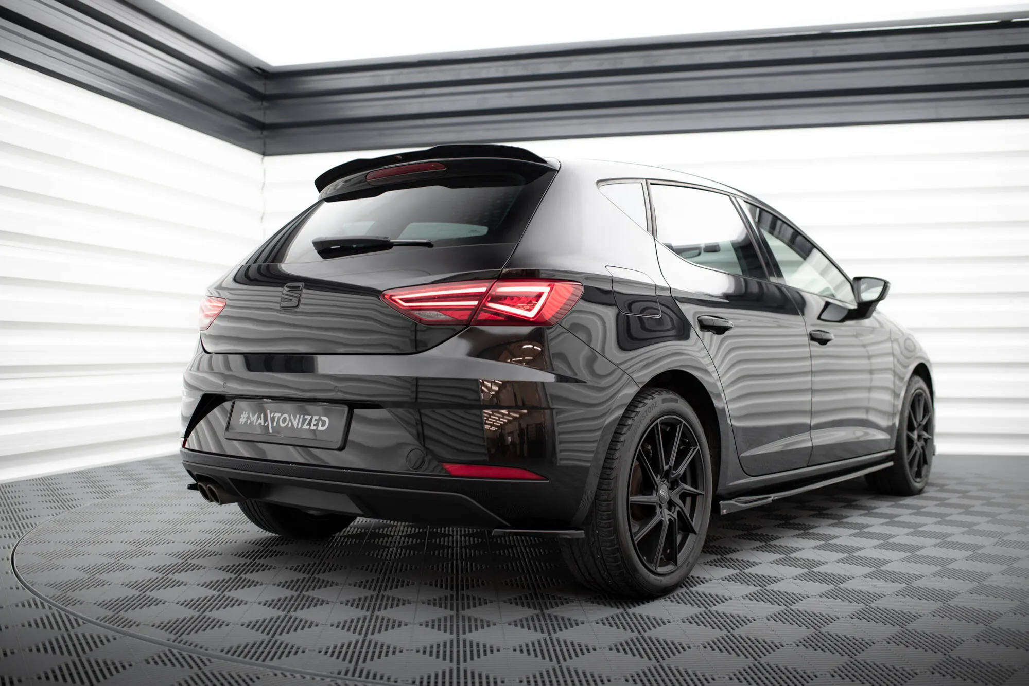 Sidesplitters bak V.1 Seat Leon III Facelift 2016 - 2020 | Glossy Black Edition – bilde 2