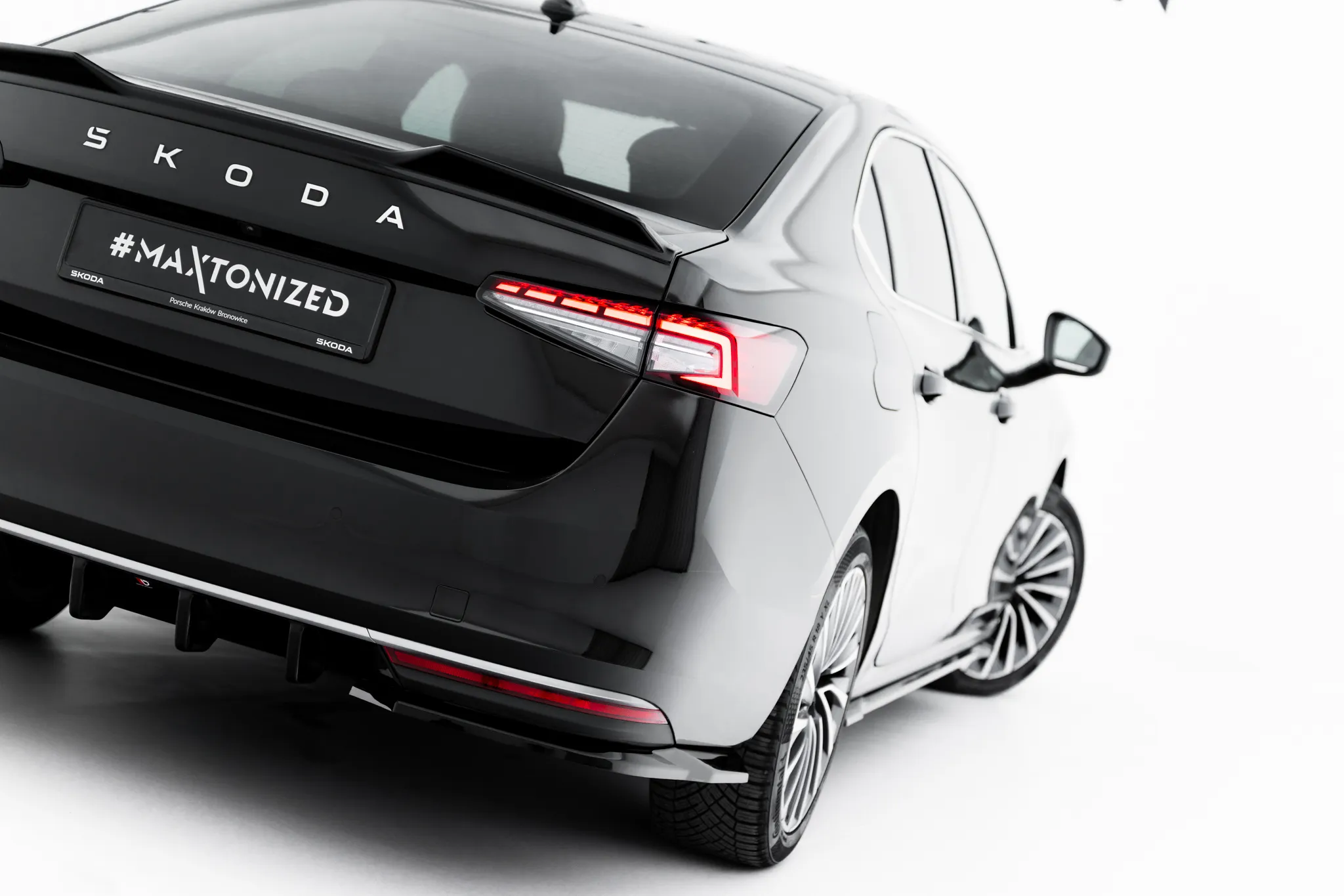 Sidesplitters bak V.1 Skoda Superb IV 2024 -> | Glossy Black Edition