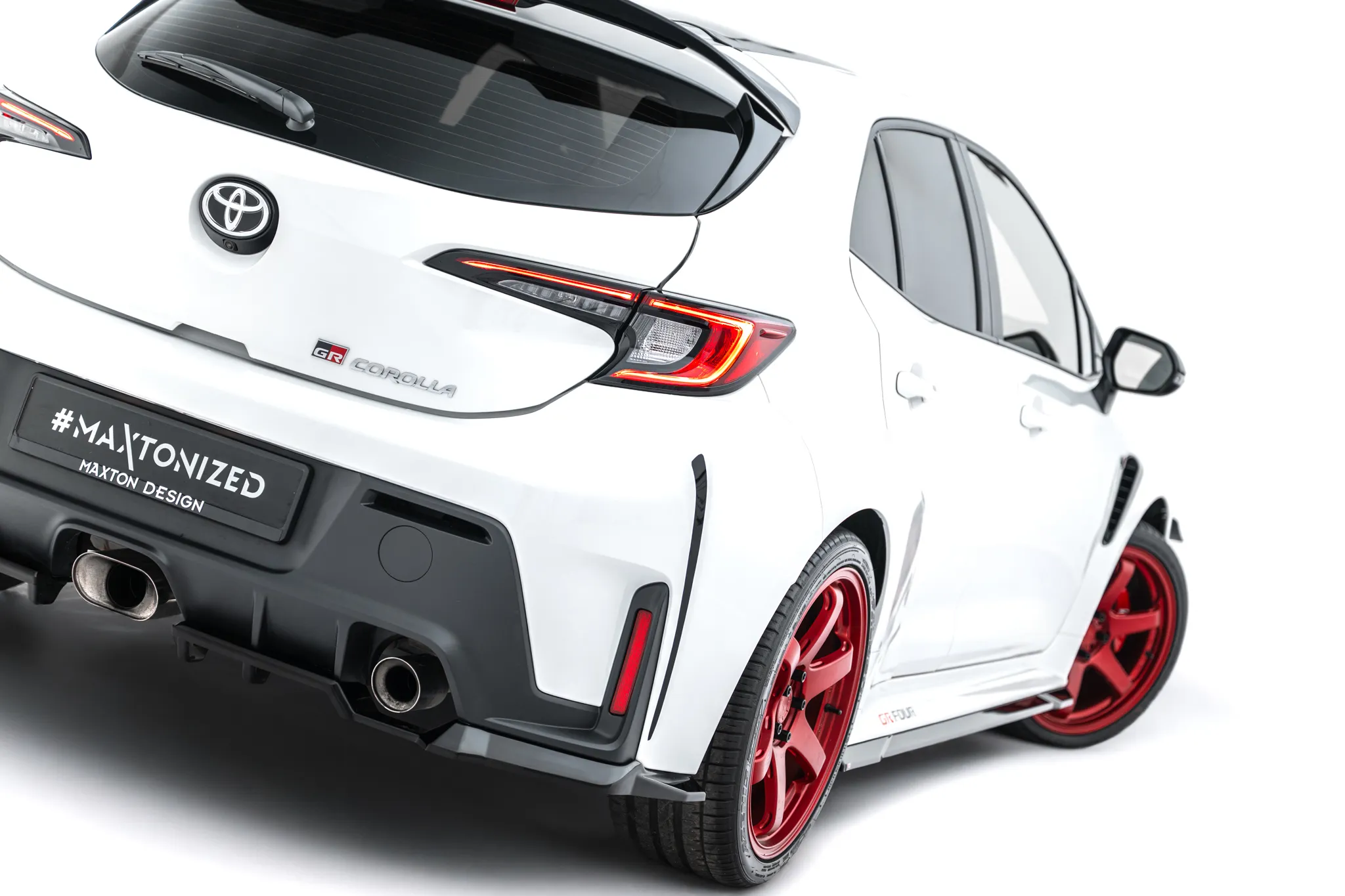 Sidesplitters bak V.1 Toyota GR Corolla XII 2022 - 2024 | Glossy Black Edition