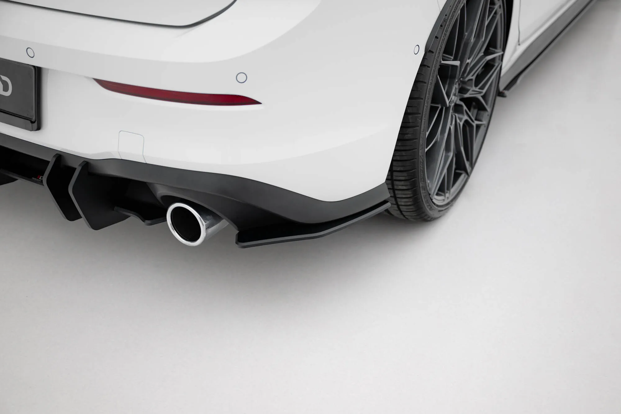 Sidesplitters bak V.1 VW Golf 8 GTI / GTI Clubsport / R-line 2020-> | Street Pro Black Edition – bilde 3