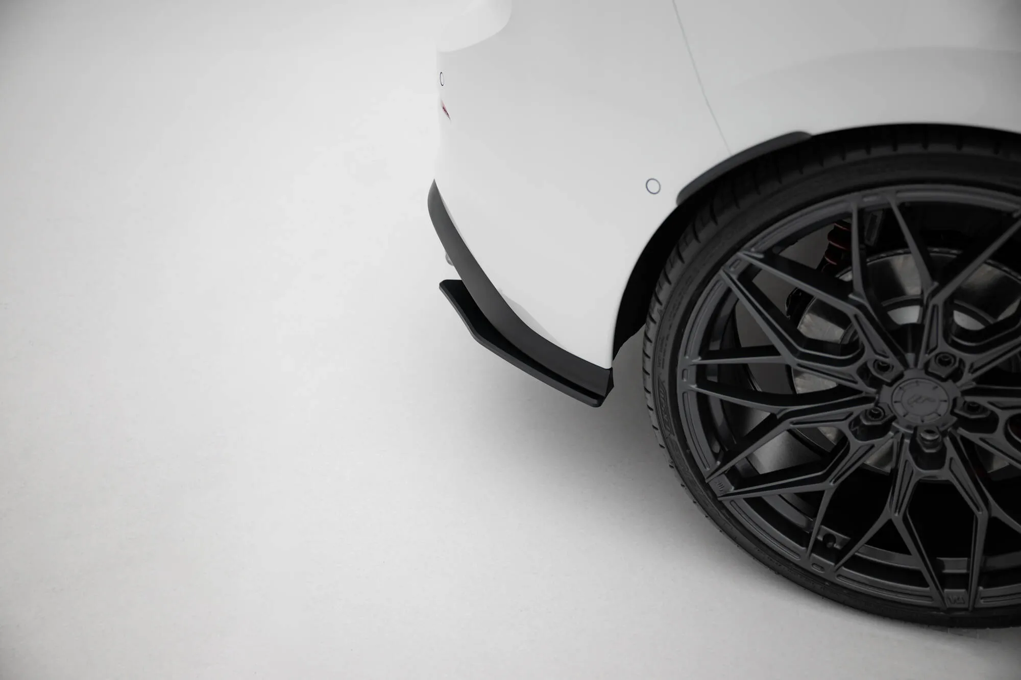 Sidesplitters bak V.1 VW Golf 8 GTI / GTI Clubsport / R-line 2020-> | Street Pro Black Edition – bilde 4