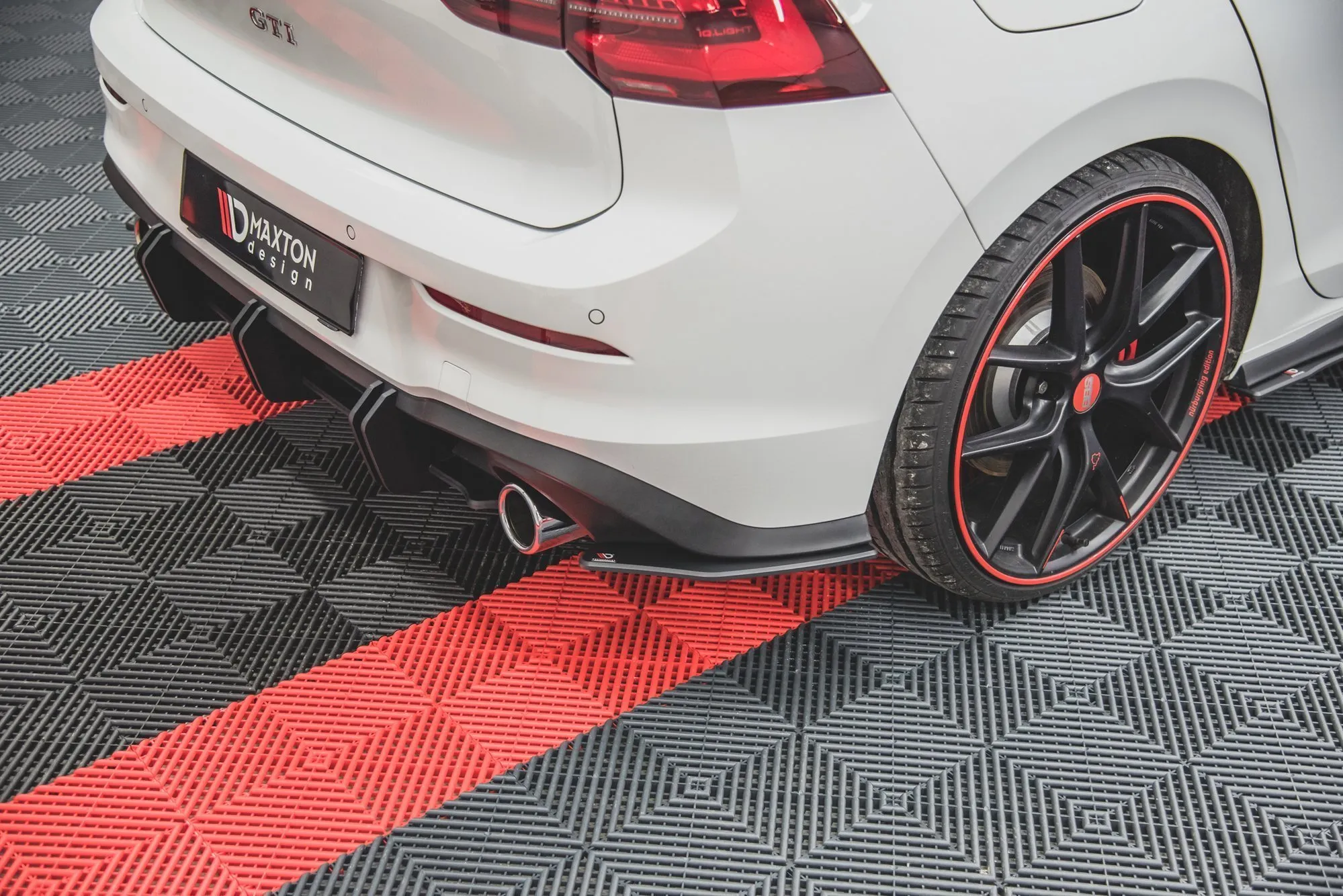 Sidesplitters bak V.1 VW Golf 8 GTI / GTI Clubsport / R-line 2020-> | Street Pro Black Edition – bilde 6