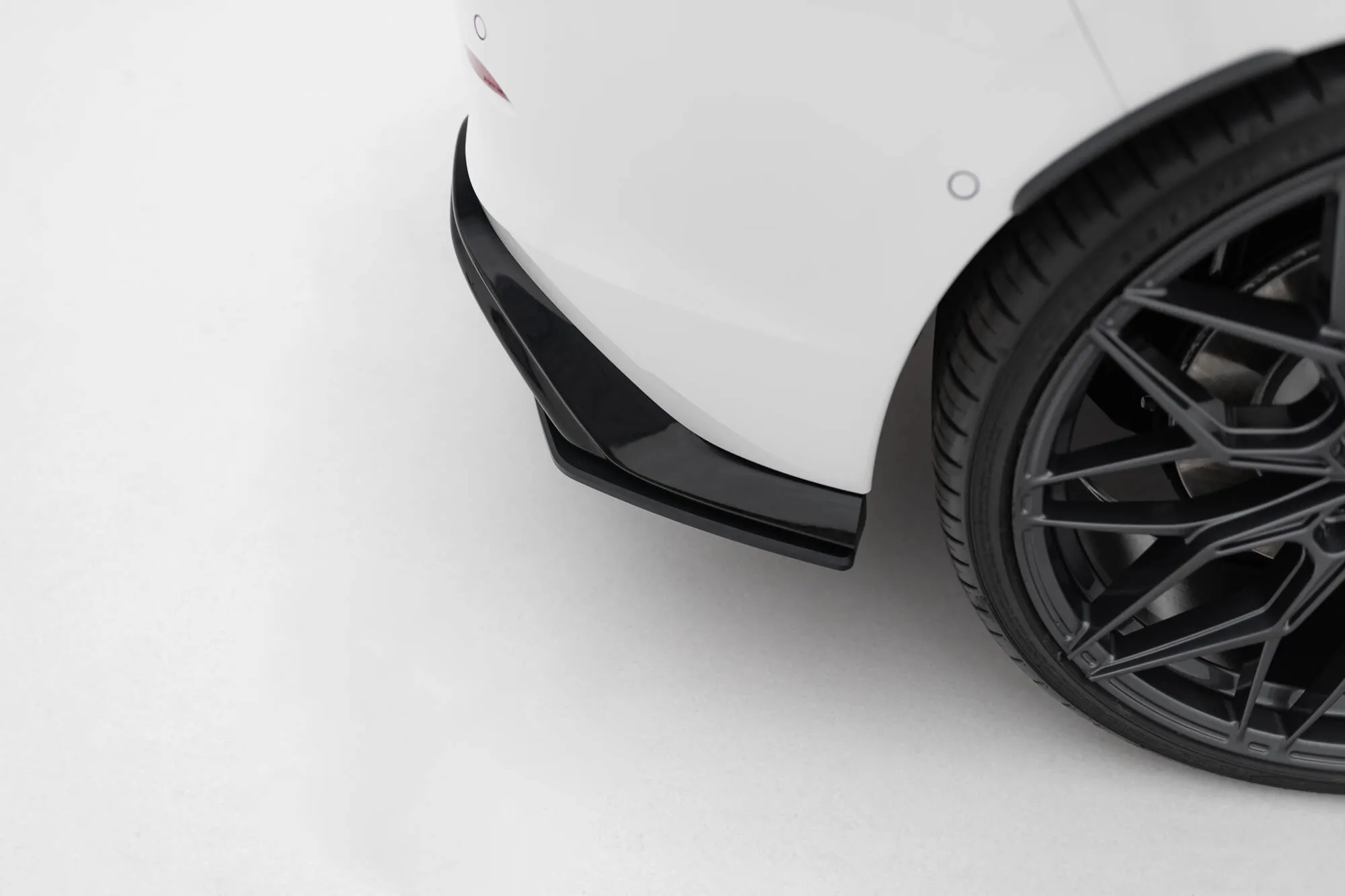Sidesplitters bak V.1 VW Golf 8 GTI / GTI Clubsport / R-line 2020-> (v2) | Street Pro Black Edition – bilde 2
