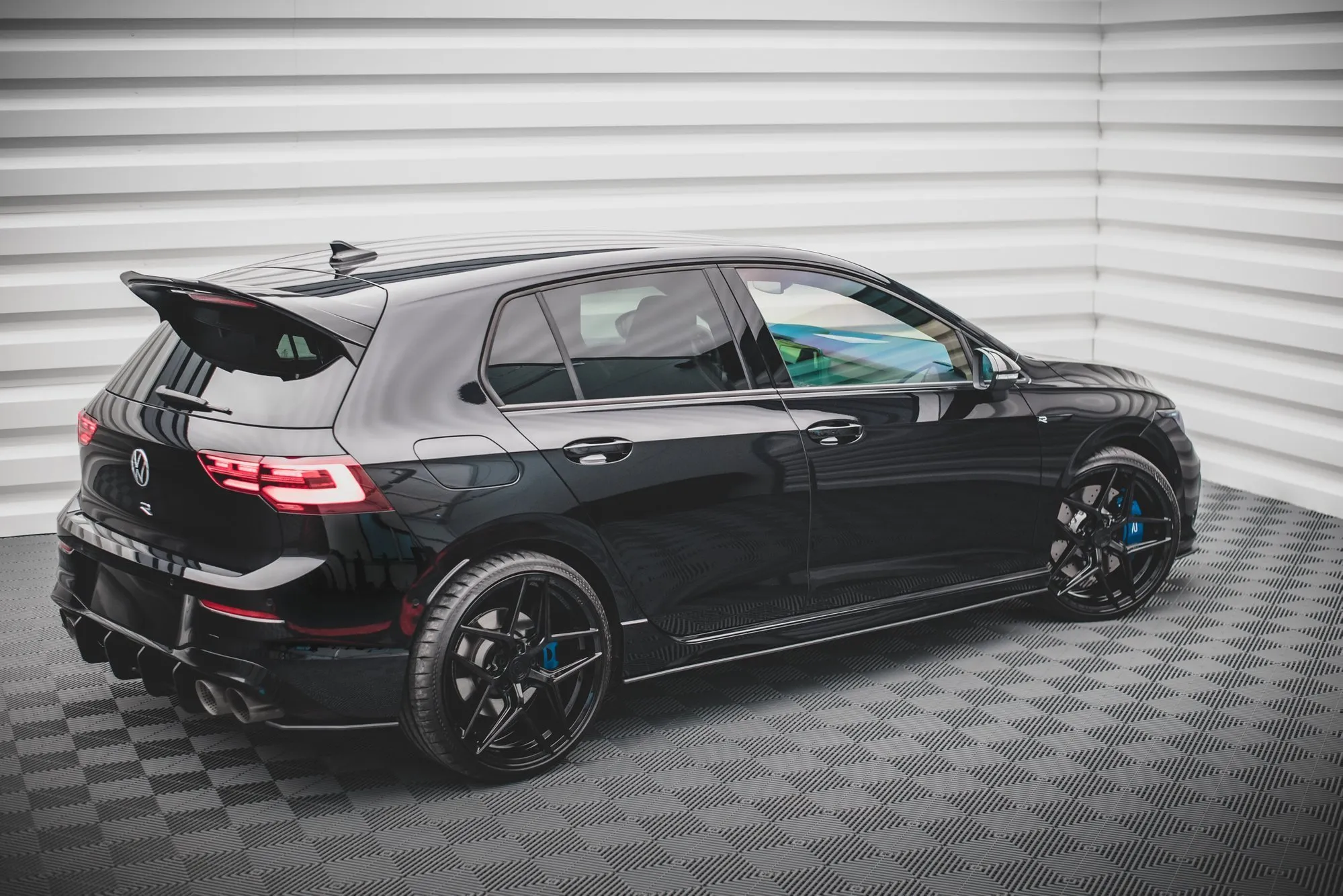 Sidesplitters bak V.1 VW Golf VIII R 2020-> | Street Pro Black Edition – bilde 3