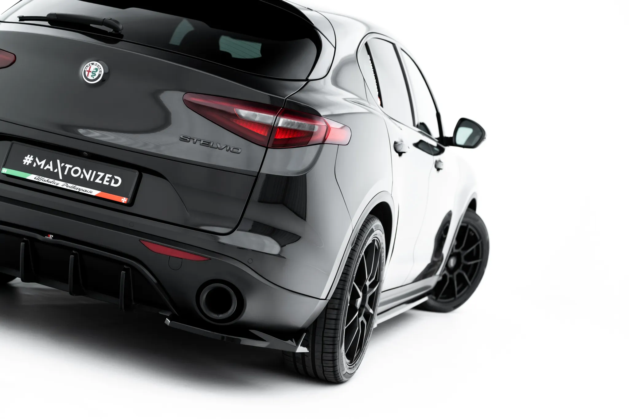 Sidesplitters bak V.2 Alfa Romeo Stelvio 2016 - 2025 | Glossy Black Edition