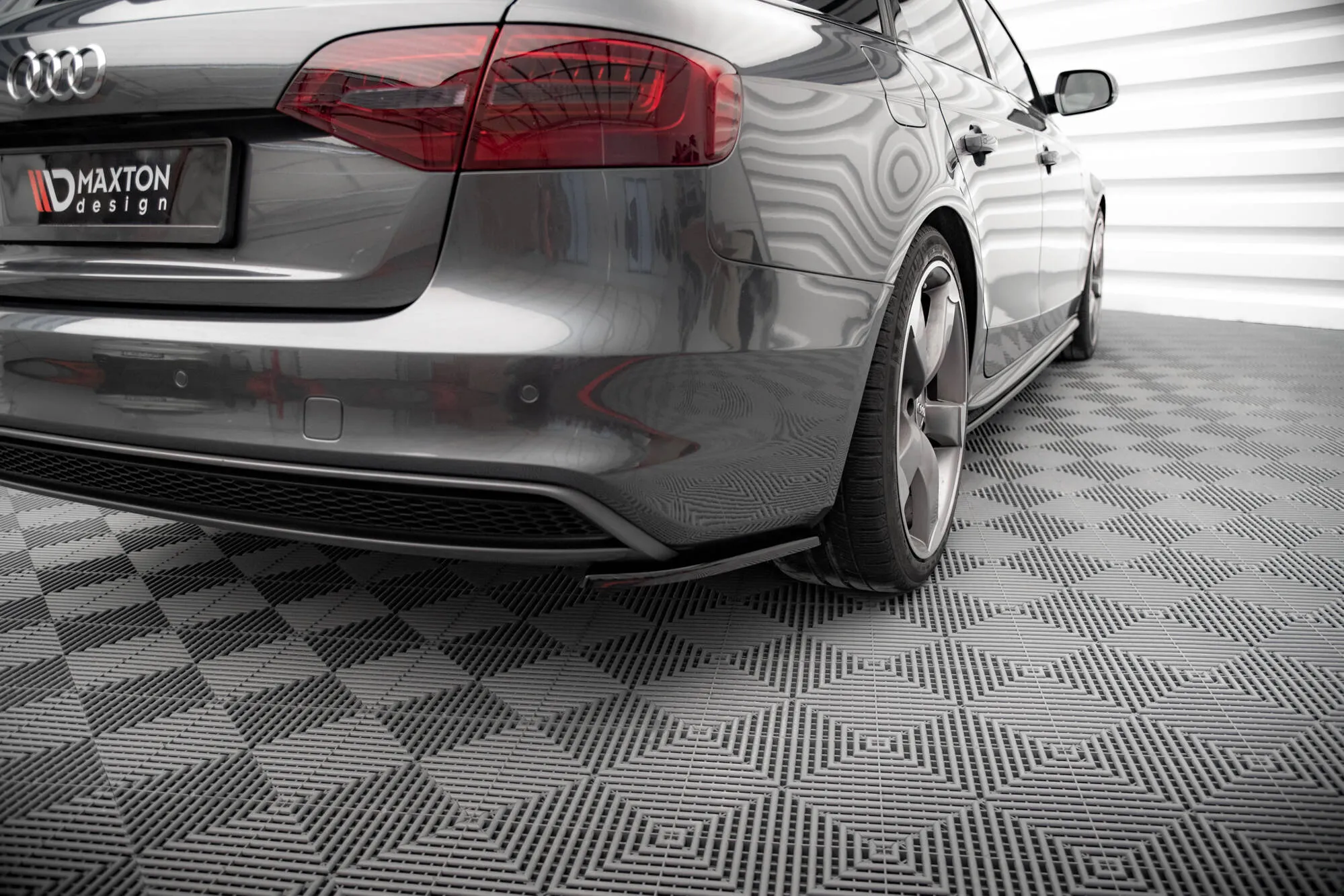 Sidesplitters bak V.2 Audi A4 (B8) Facelift 2011 - 2015 | Glossy Black Edition