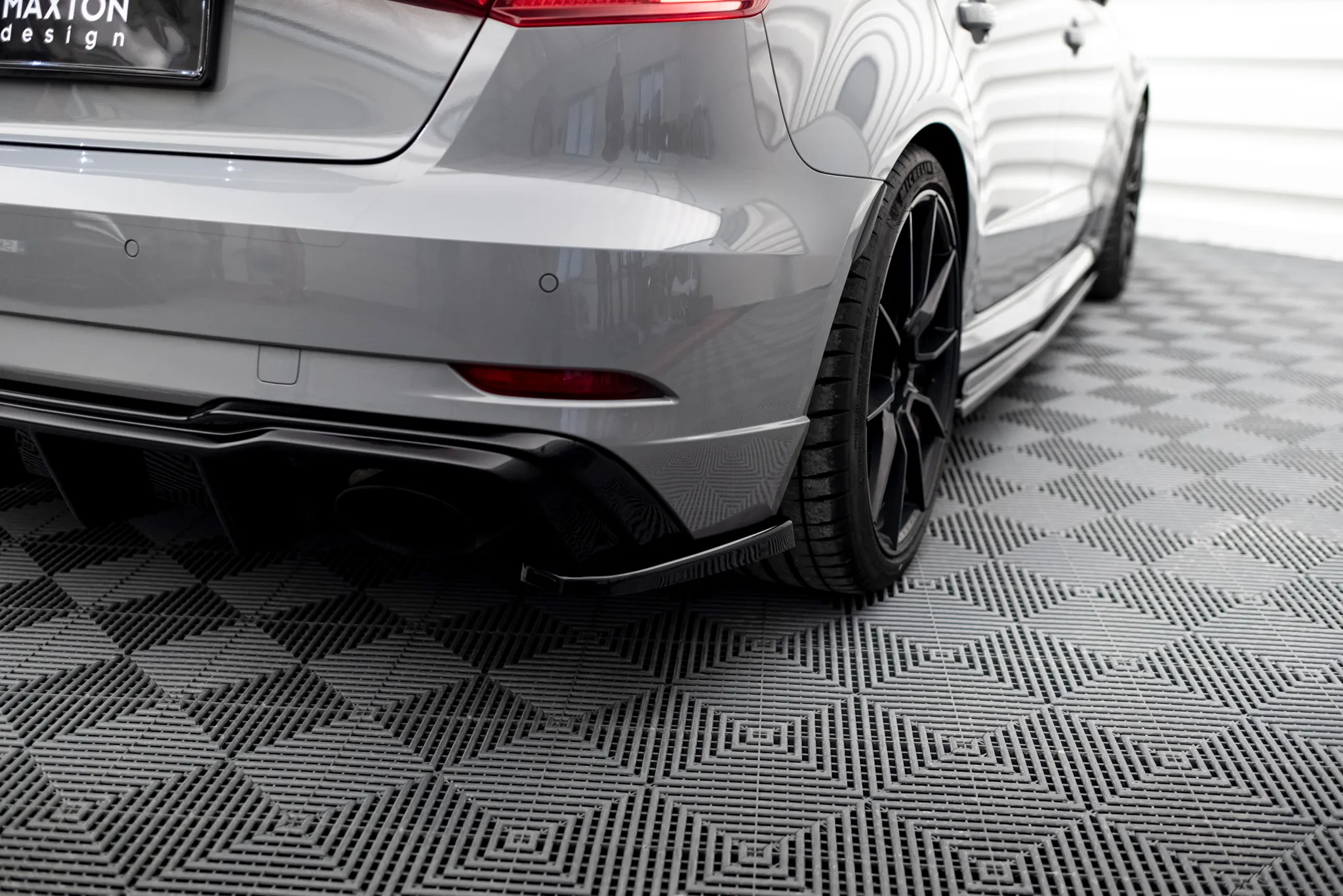Sidesplitters bak V.2 Audi RS3 8V 2017 -> (Facelift) | Glossy Black Edition