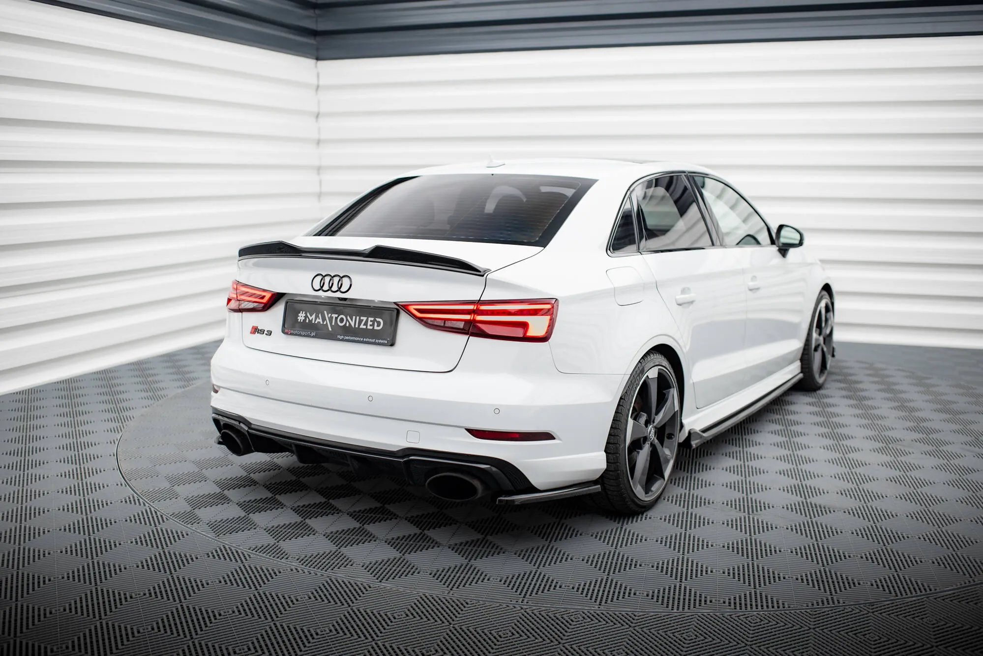 Sidesplitters bak V.2 Audi RS3 (8V) Sedan facelift 2017-2020 | Glossy Black Edition – bilde 2