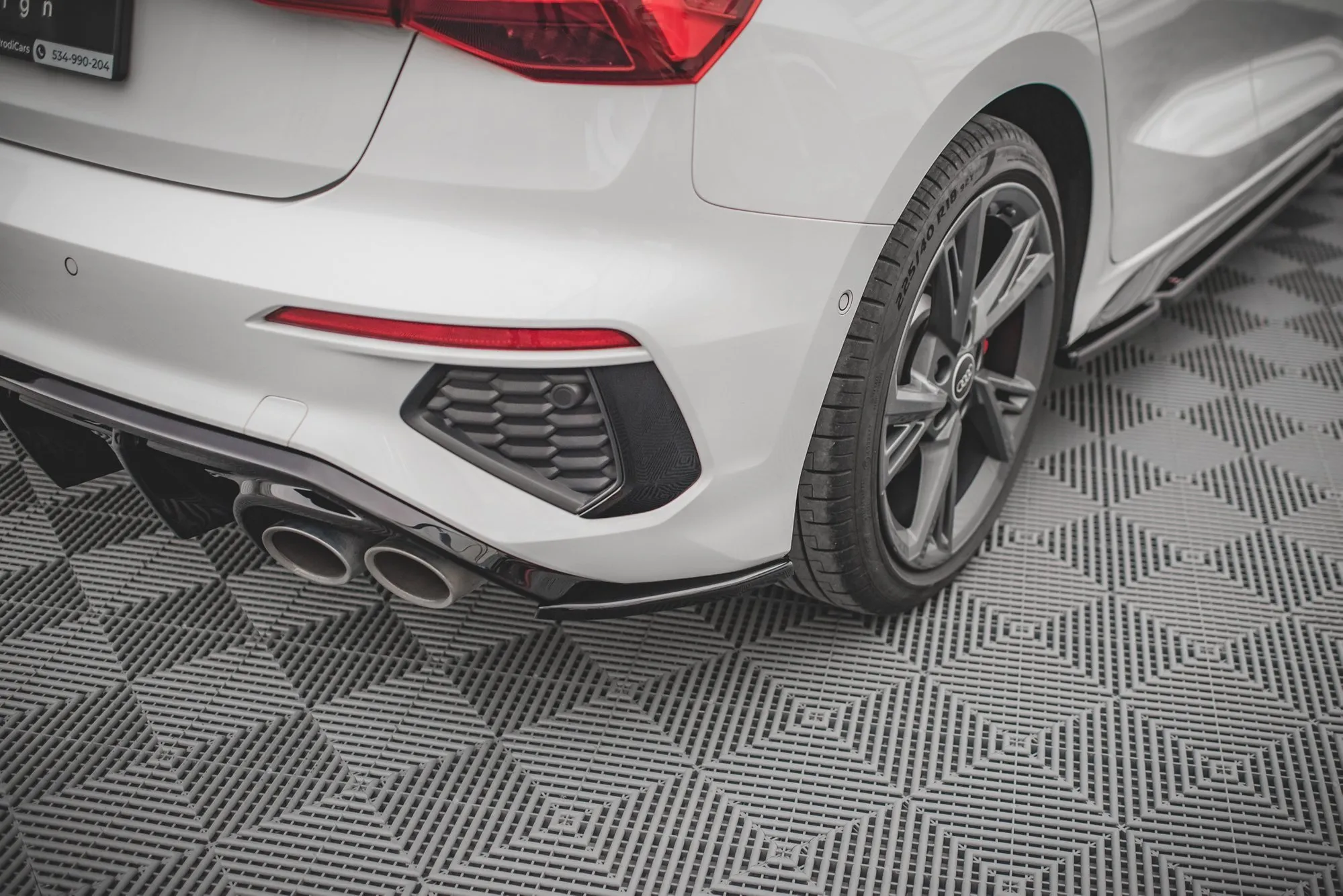 Sidesplitters bak V.2 Audi S3/ A3 S-Line (8Y) 2020 -> | Glossy Black Edition