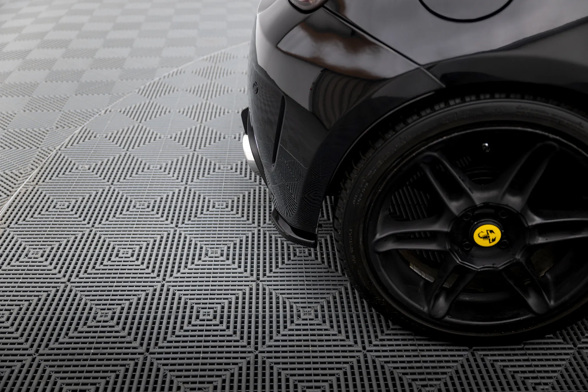 Sidesplitters bak V.2 Fiat 500 Abarth MK1 2008- 2012 | Glossy Black Edition – bilde 3