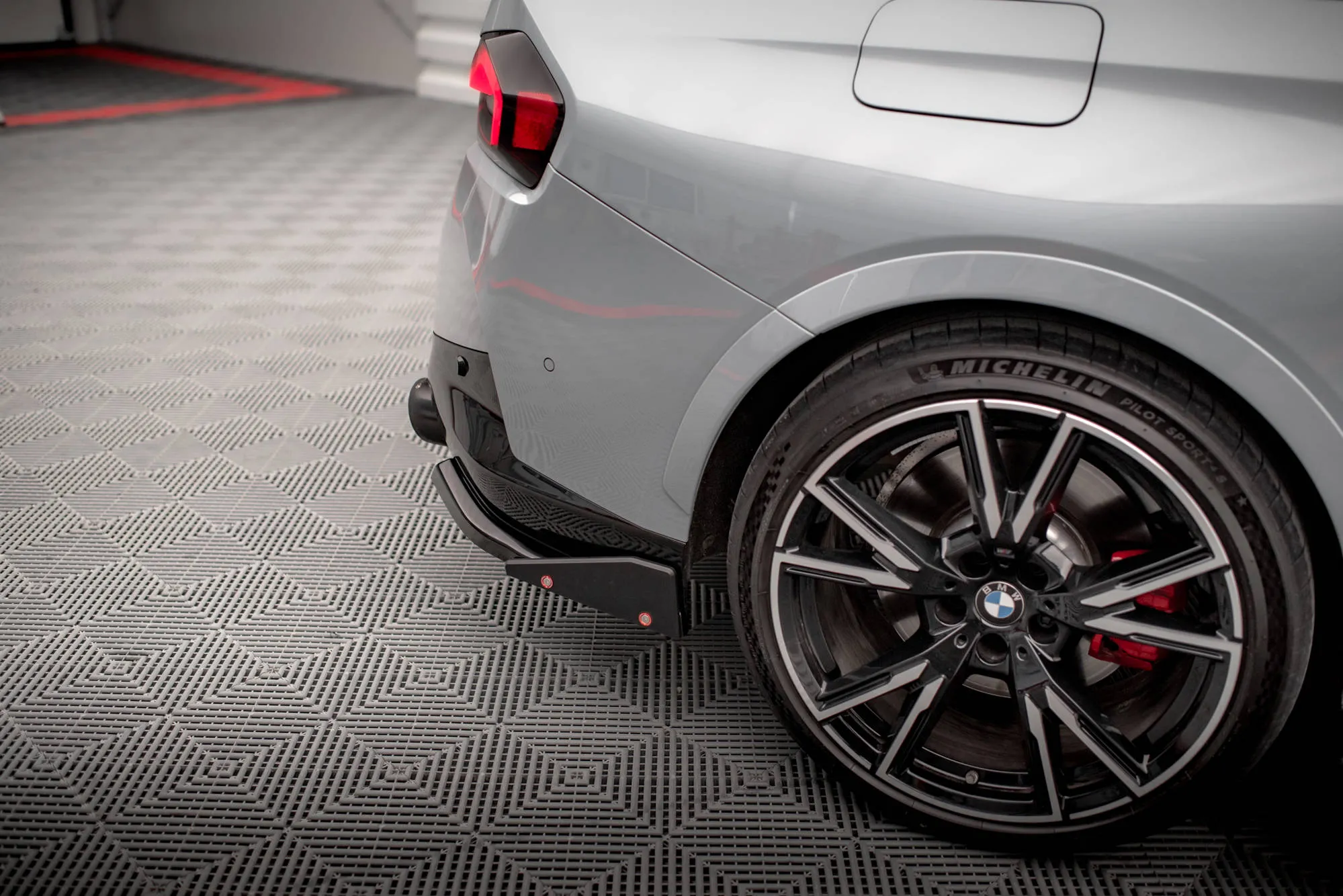 Sidesplitters bak V.2 + Flopper V.1 BMW 2 M240I G42 2021 -> | Glossy Black Edition – bilde 2