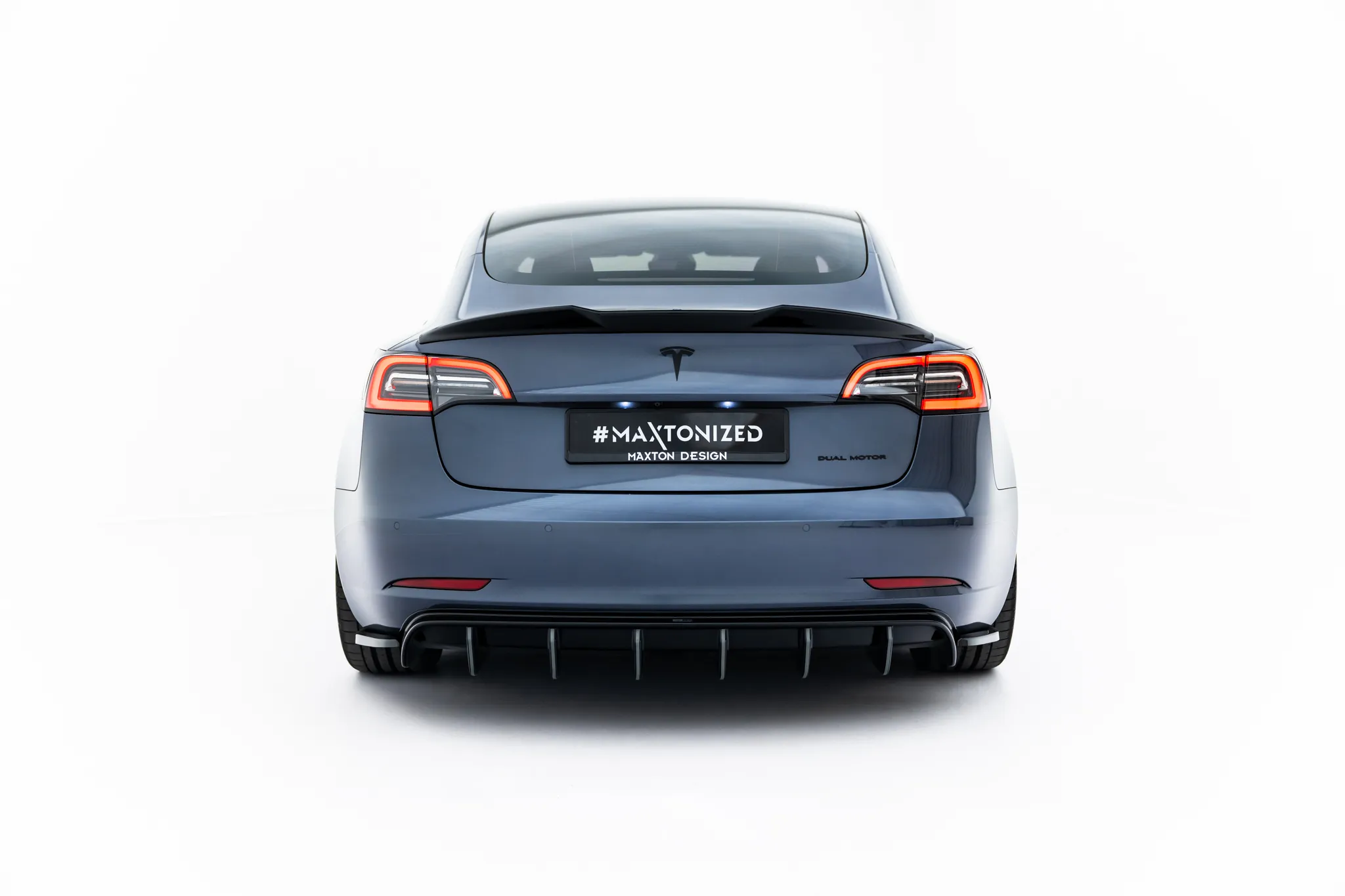 Sidesplitters bak V.2 lepper Tesla Model 3 2017 - 2023 | Glossy Black Edition – bilde 4