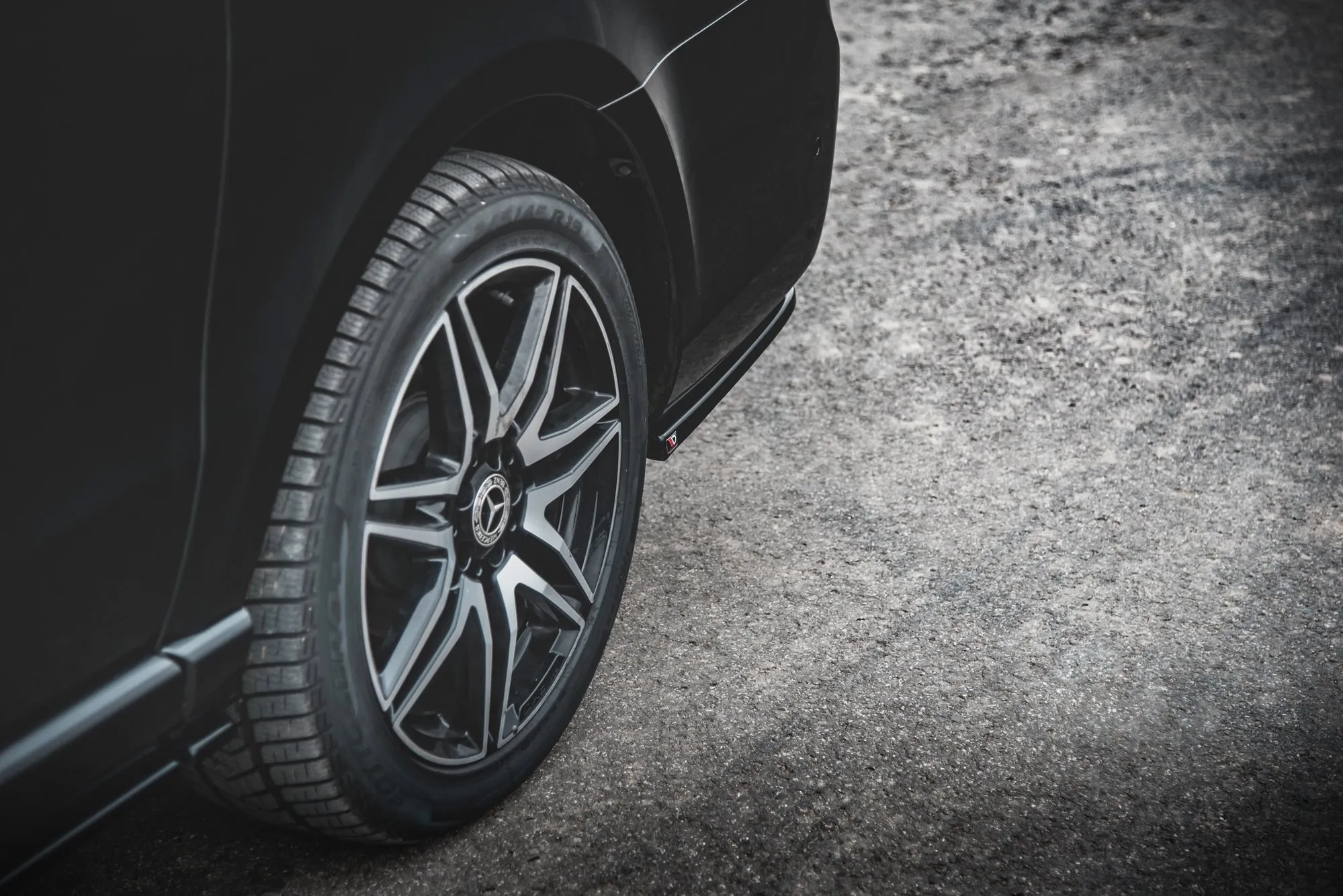 Sidesplitters bak V.2 Mercedes-Benz V-Class (W447) AMG Line Facelift 2019 - 2024 | Glossy Black Edition – bilde 3