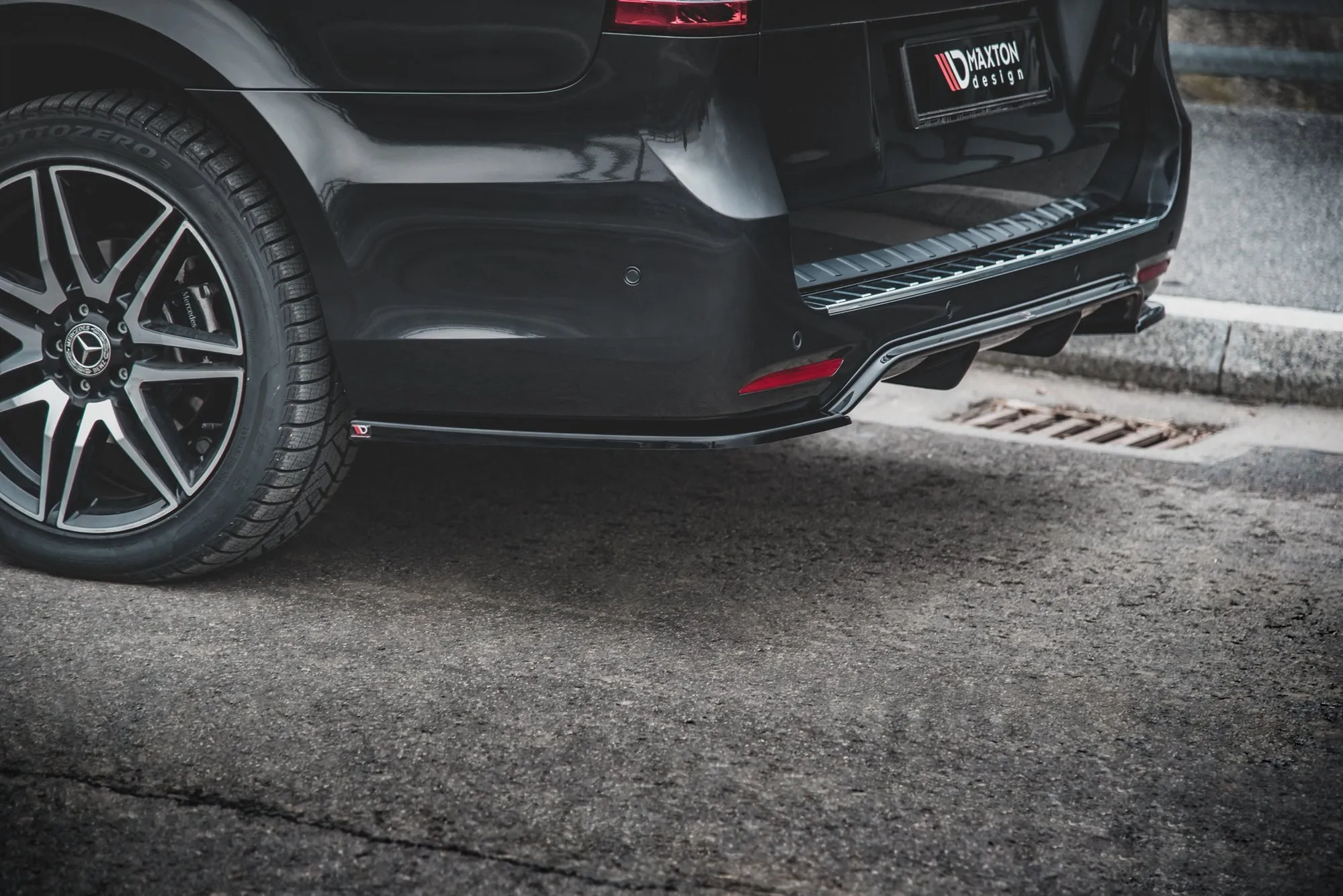 Sidesplitters bak V.2 Mercedes-Benz V-Class (W447) AMG Line Facelift 2019 - 2024 | Glossy Black Edition – bilde 4