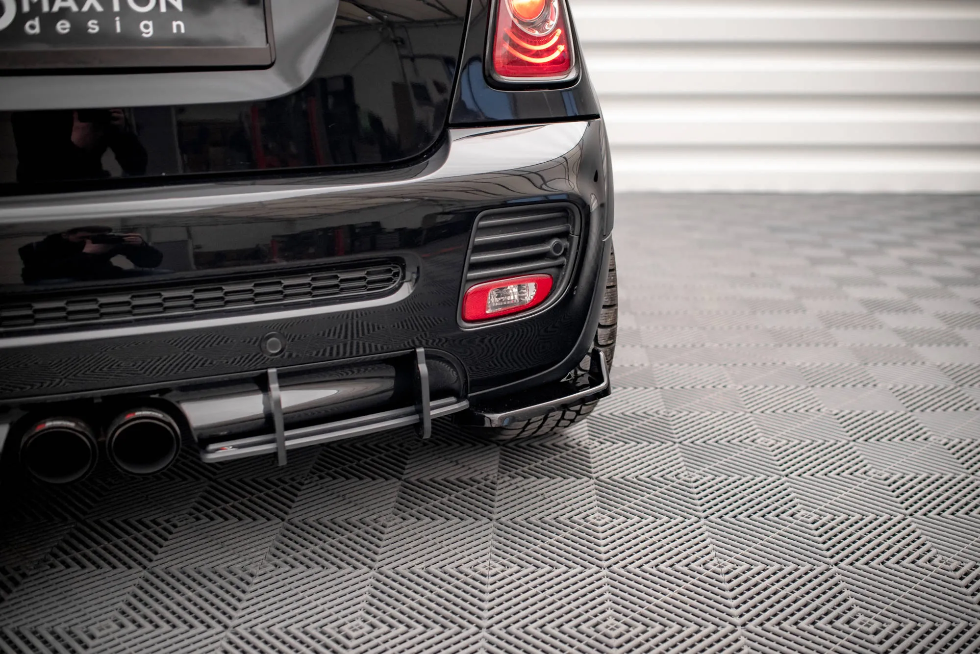 Sidesplitters bak V.2 Mini Cooper II R56 (John Cooper Works) 2006-2010 | Glossy Black Edition – bilde 3