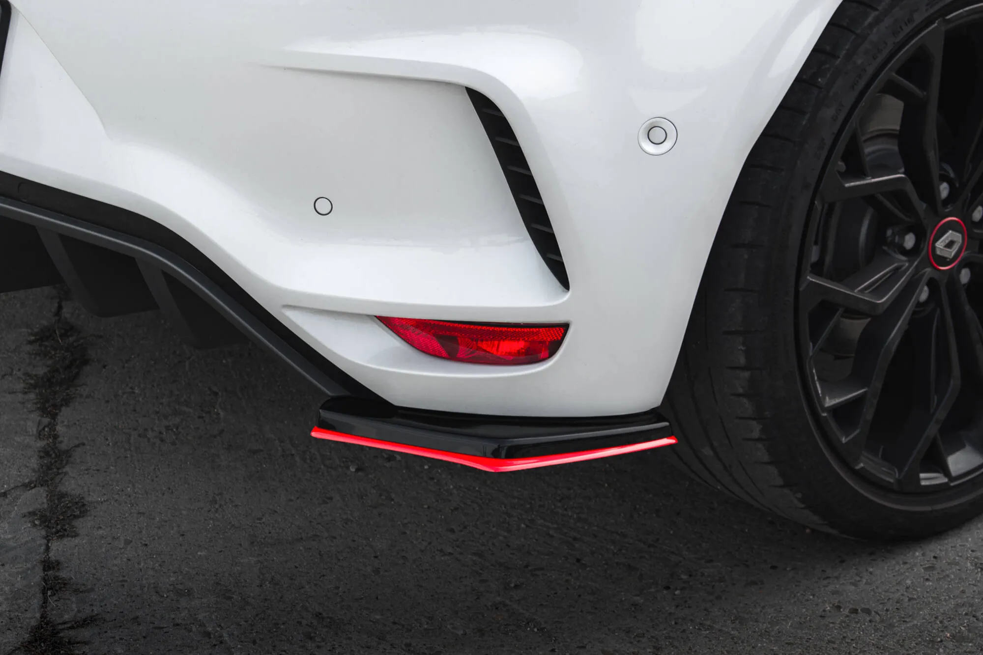 Sidesplitters bak V.2 Renault Megane IV RS 2018-> | Glossy Black Edition