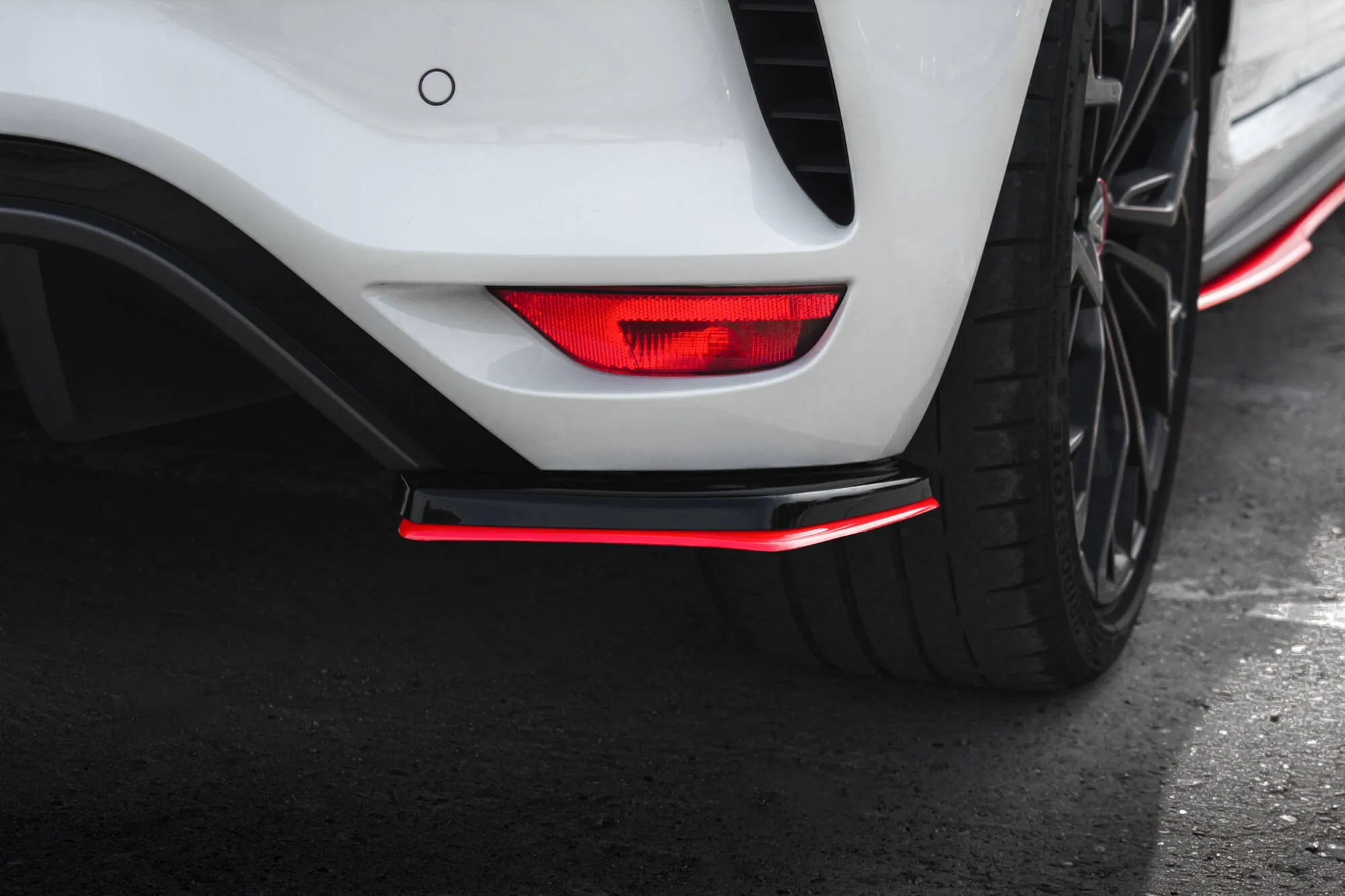 Sidesplitters bak V.2 Renault Megane IV RS 2018-> | Glossy Black Edition – bilde 3