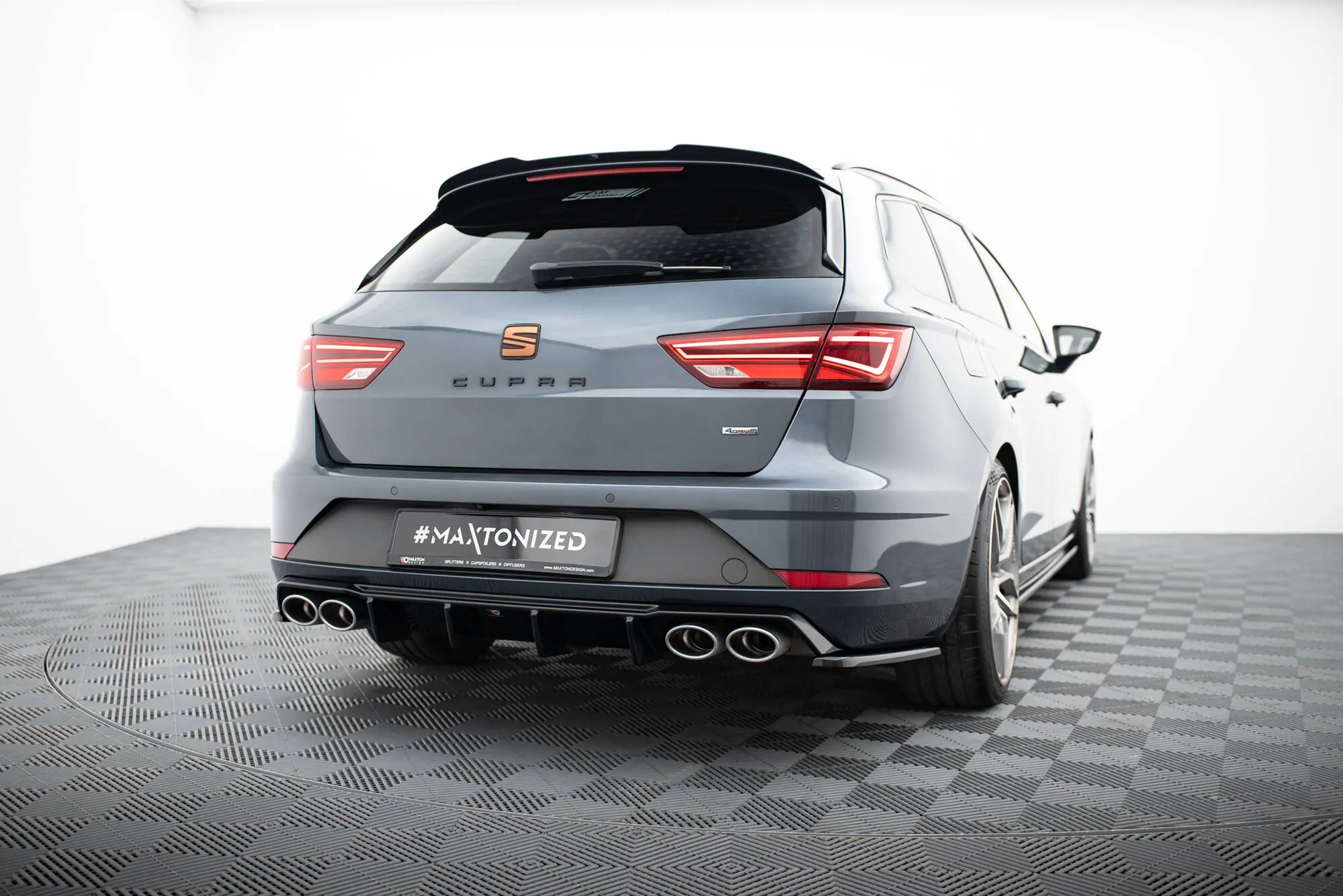 Sidesplitters bak V.2 Seat Leon Cupra (Mk3) 2017-2020 (Facelift) | Glossy Black Edition – bilde 2