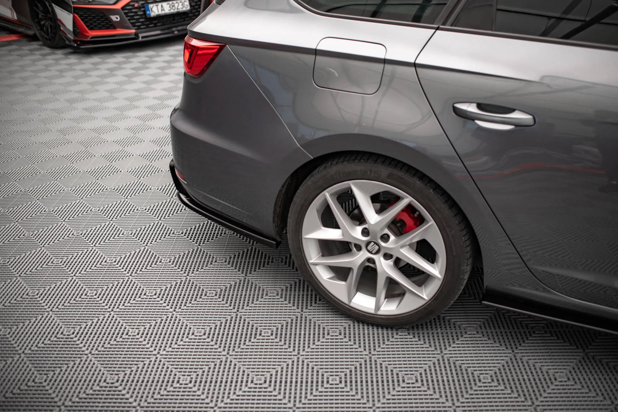 Sidesplitters bak V.2 Seat Leon FR Sportstourer MK3 2012-2016 | Glossy Black Edition – bilde 2