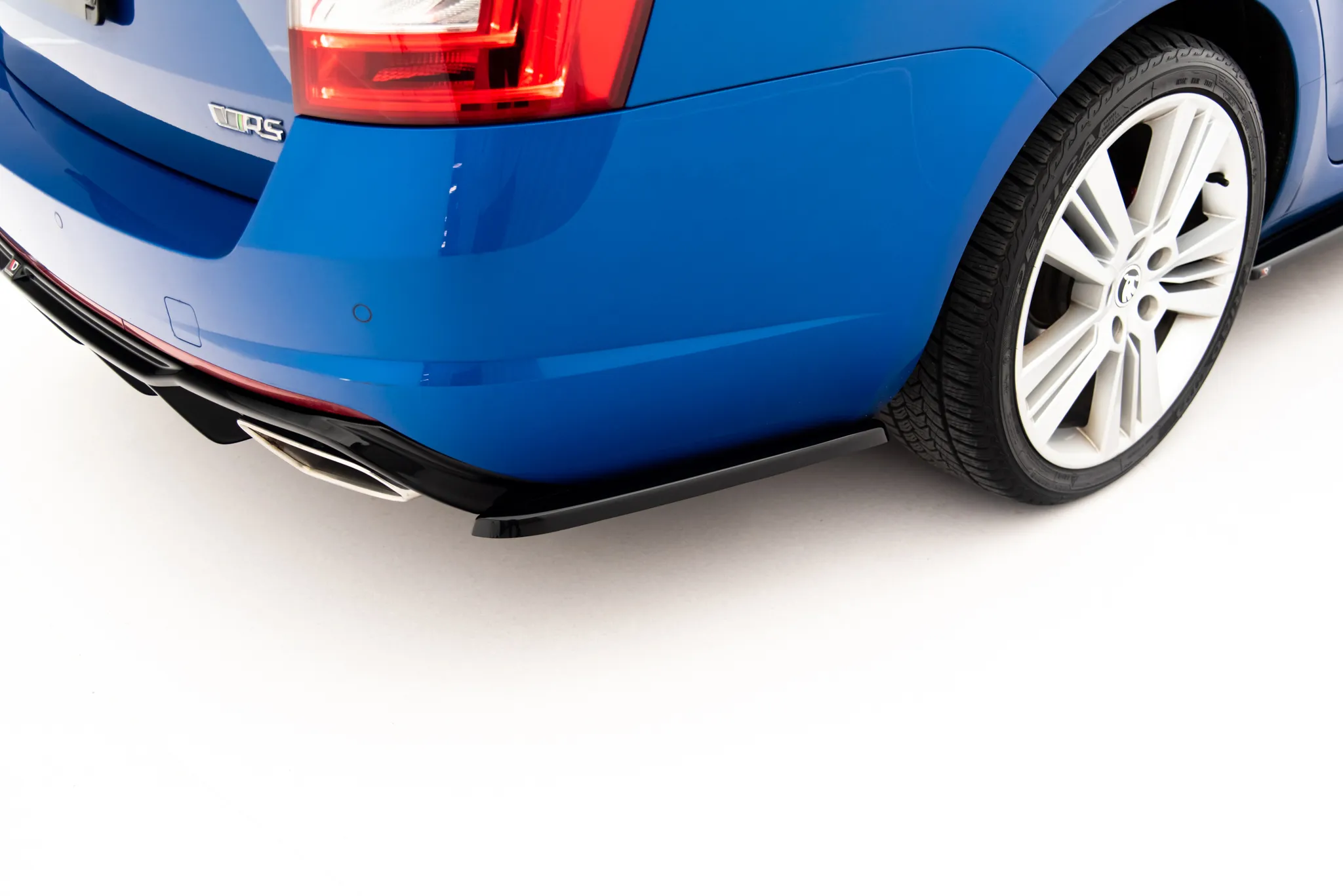 Sidesplitters bak V.2 Skoda Octavia III RS 2013-2016 | Glossy Black Edition