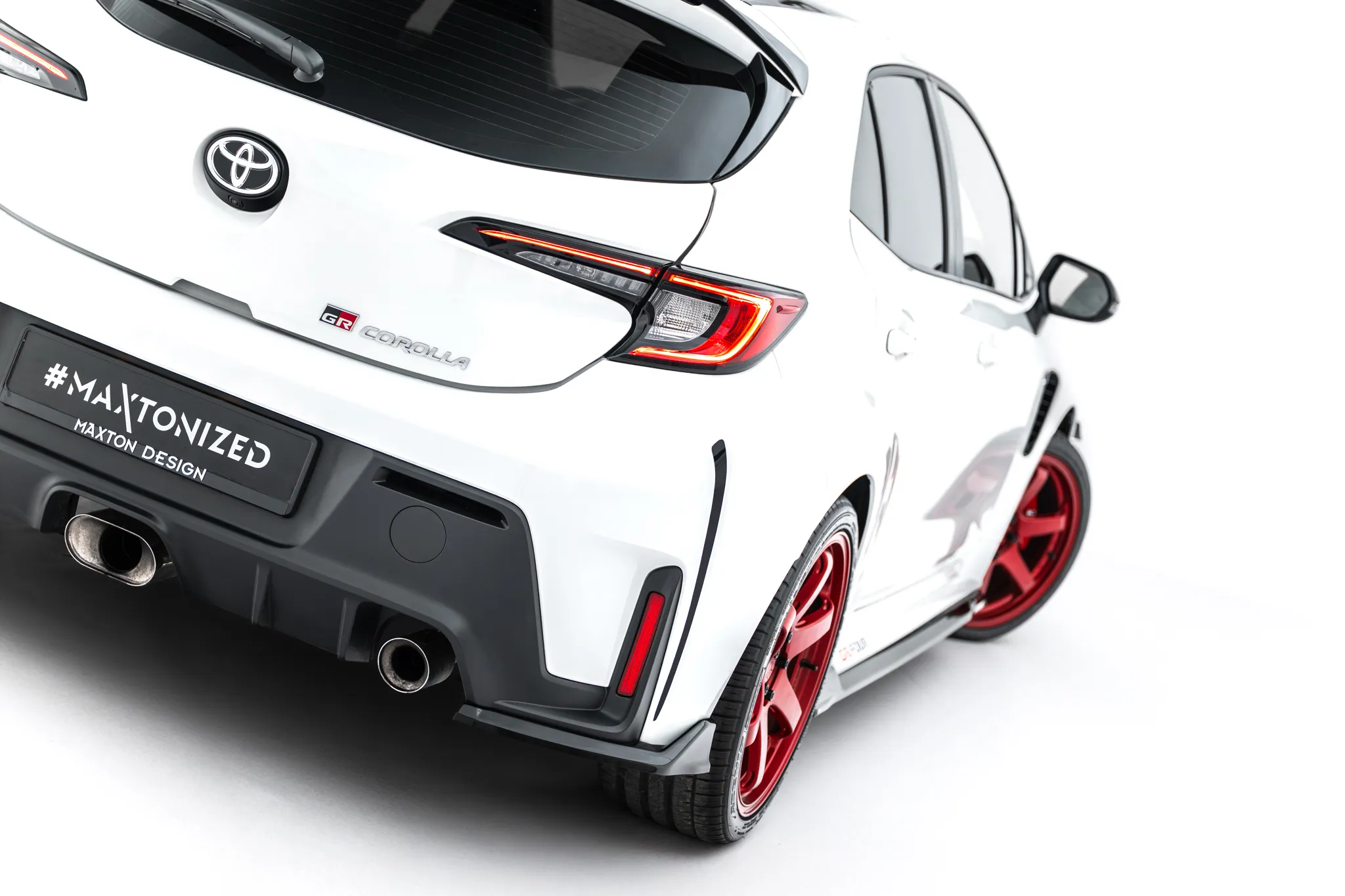Sidesplitters bak V.2 Toyota GR Corolla XII 2022 - 2024 | Glossy Black Edition