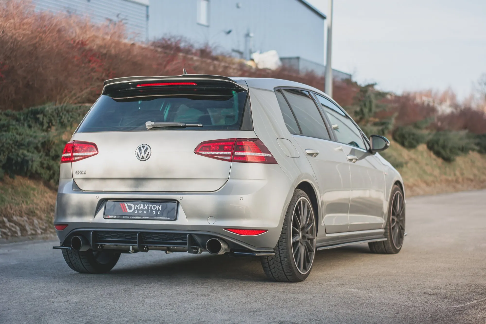 Sidesplitters bak V.2 Volkswagen Golf 7 GTI 2012 - 2019 | Glossy Black Edition – bilde 4