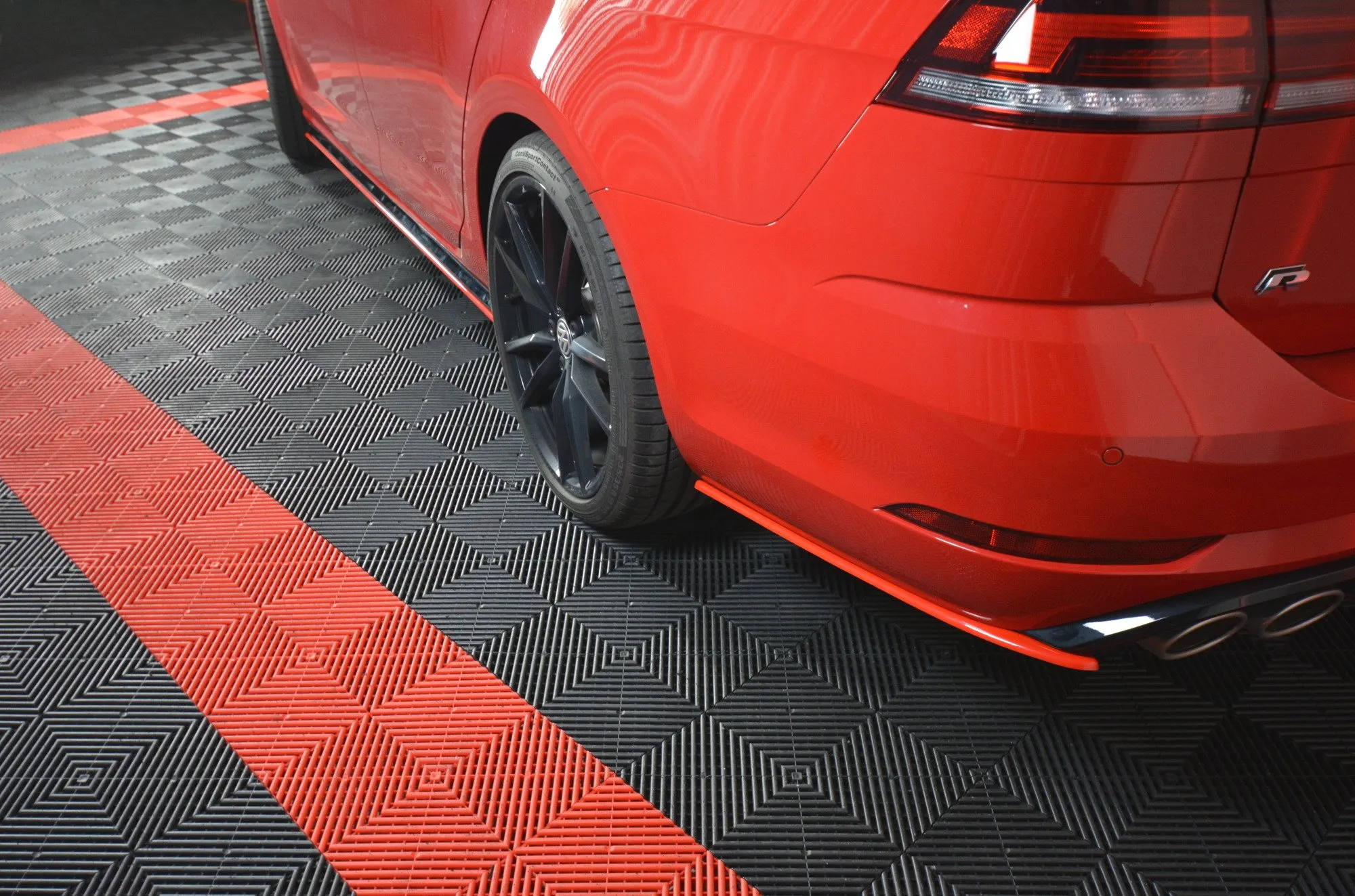 Sidesplitters bak V.2 Volkswagen Golf R (Mk7 Facelift) 2017-2020 | Glossy Black Edition