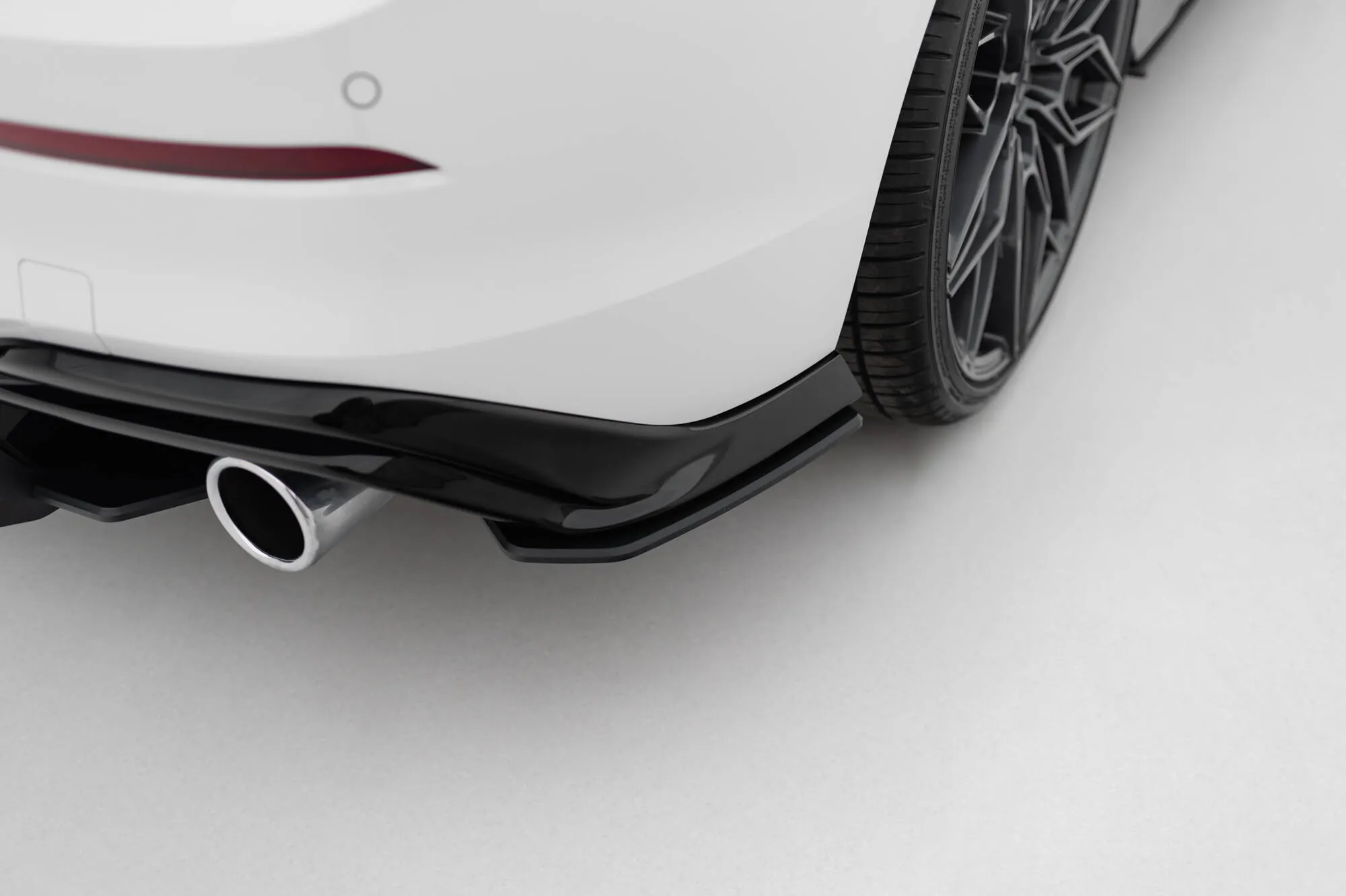 Sidesplitters bak V.2 VW Golf 8 GTI / GTI Clubsport / R-line 2020-> | Street Pro Black Edition