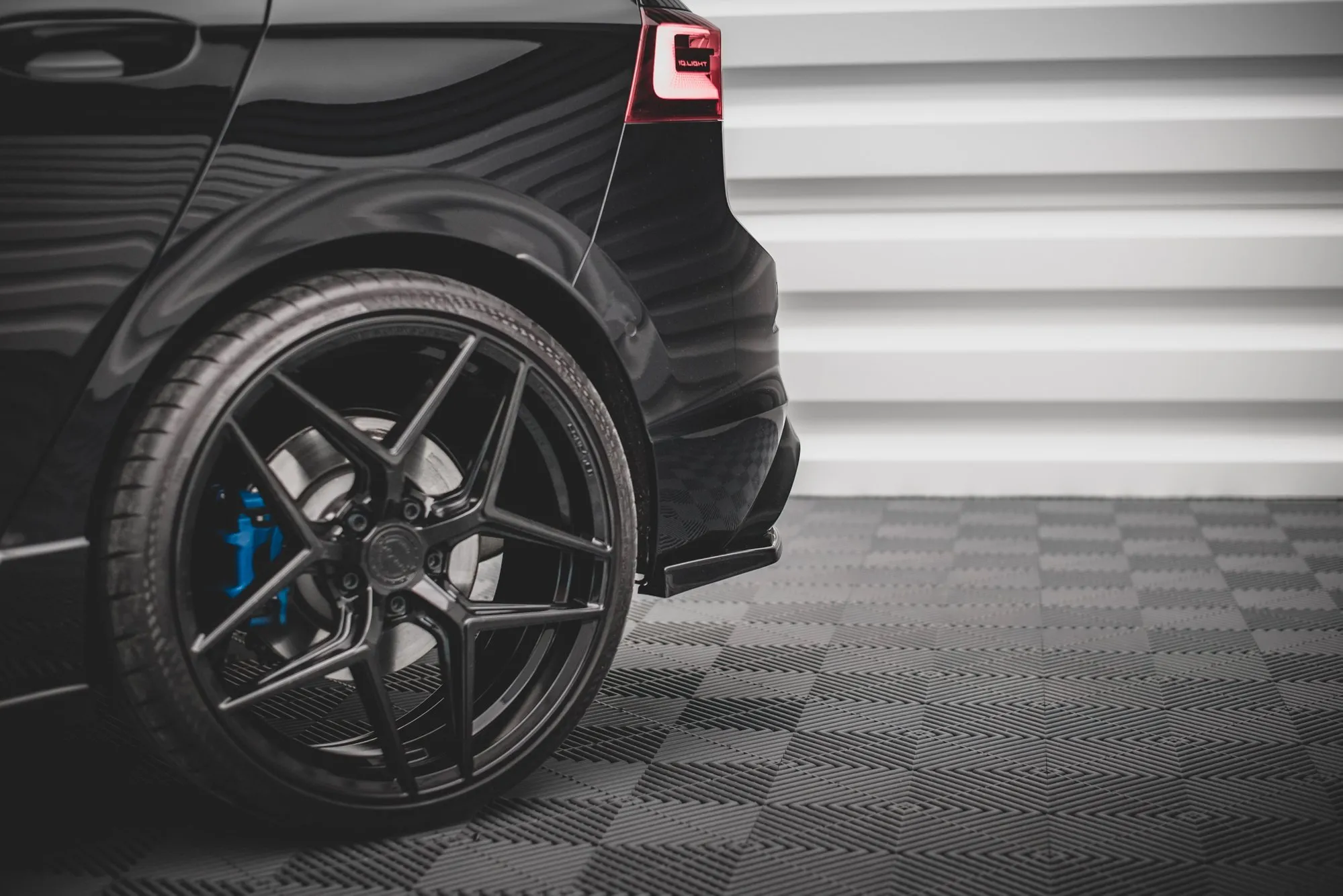 Sidesplitters bak V.2 VW Golf R Mk8 2020 - > | Glossy Black Edition – bilde 2